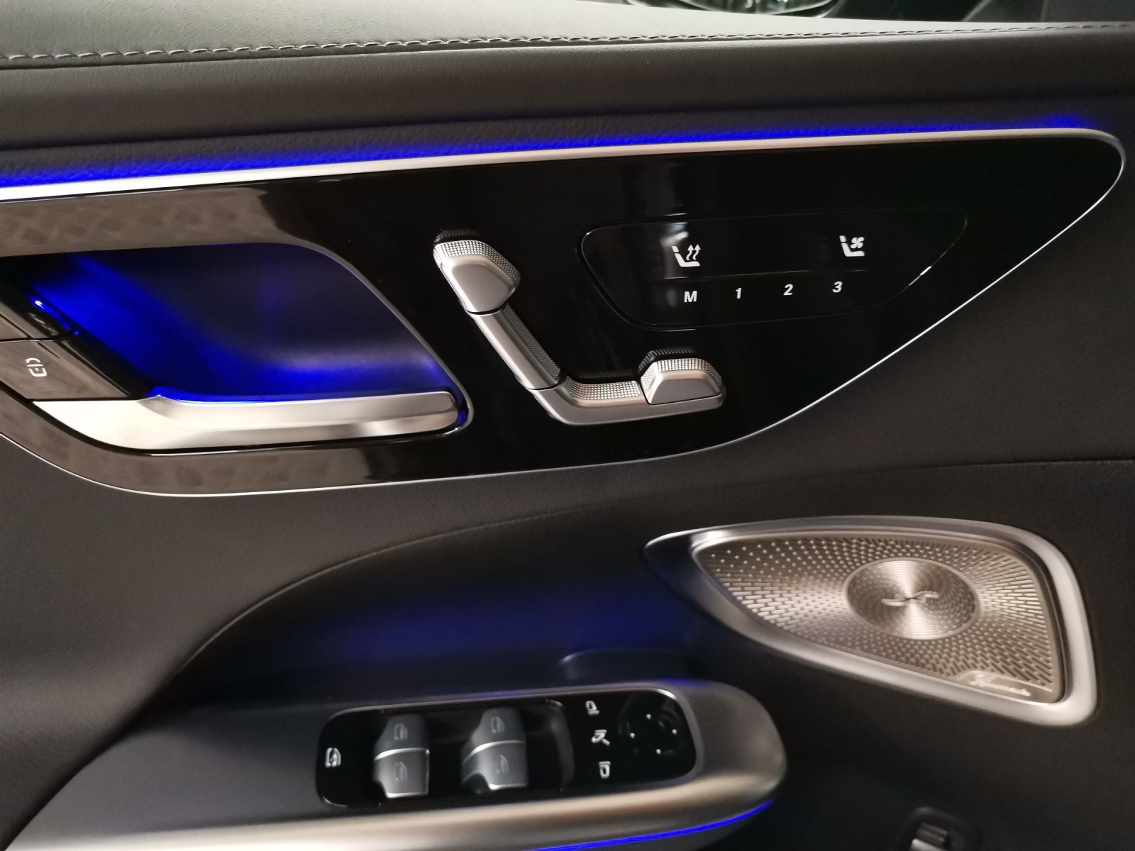 MERCEDES-BENZ C 300 AMG Line 4Matic-image-12