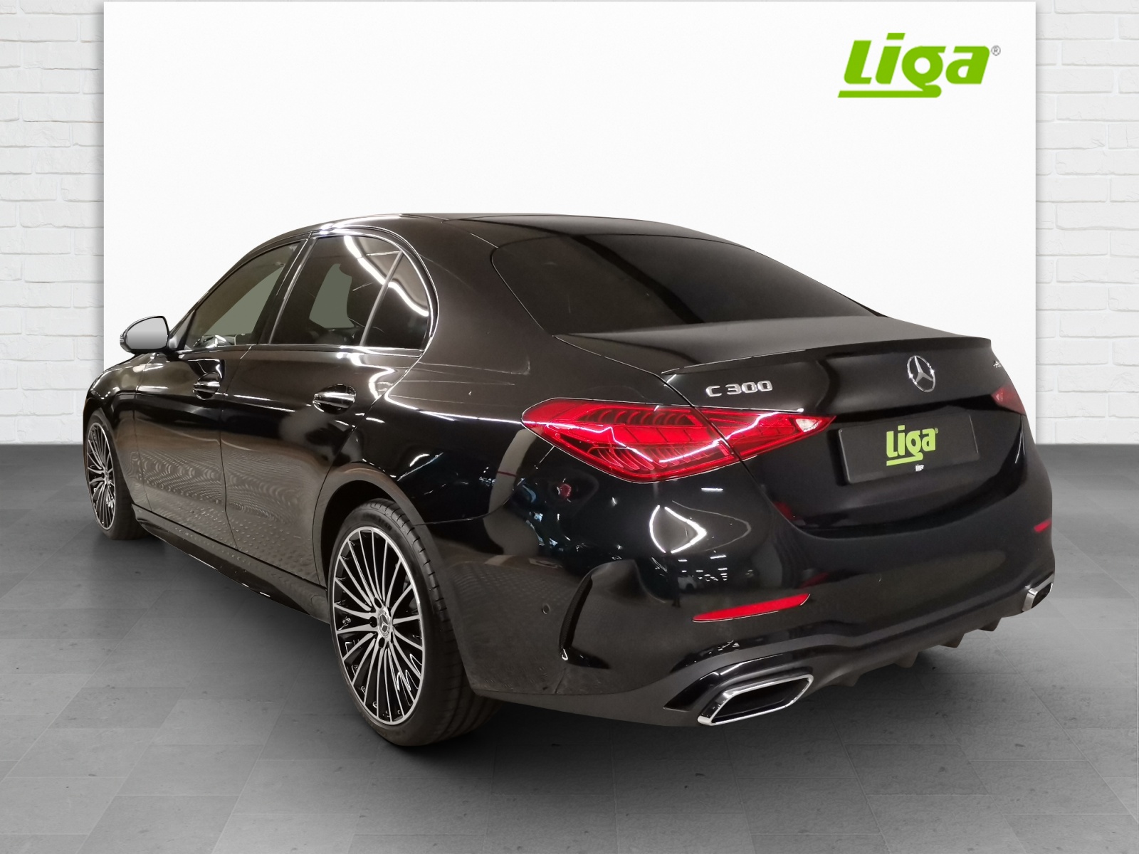 MERCEDES-BENZ C 300 AMG Line 4Matic-image-3