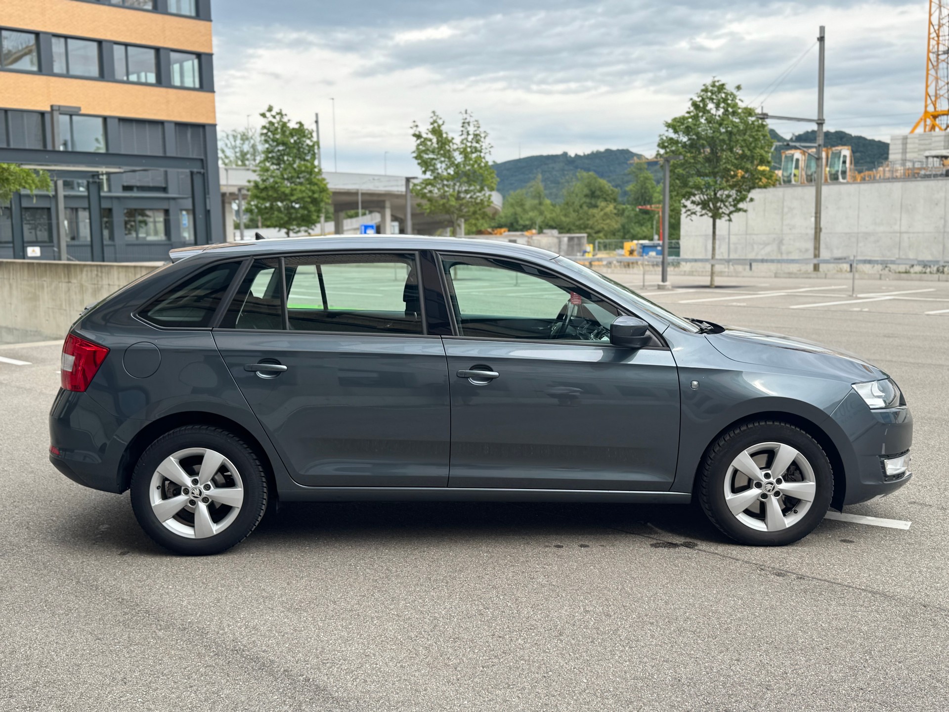 SKODA Rapid Spaceback 1.4 TSI Elegance DSG-image-4