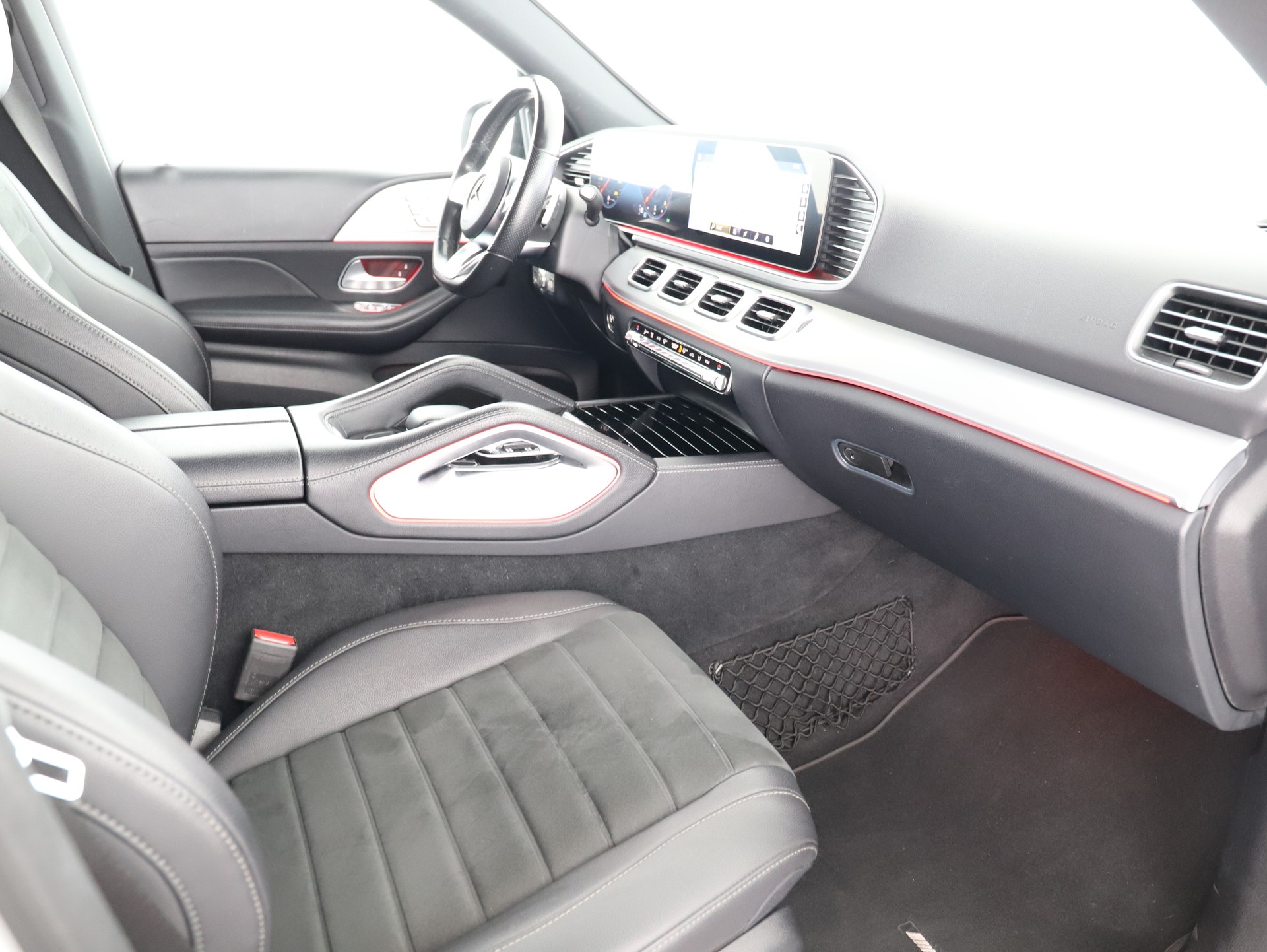 MERCEDES-BENZ GLE 300 d AMG Line 4Matic-image-13