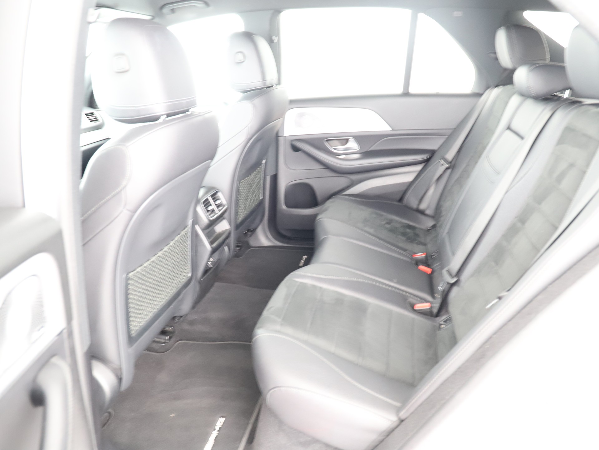 MERCEDES-BENZ GLE 300 d AMG Line 4Matic-image-14
