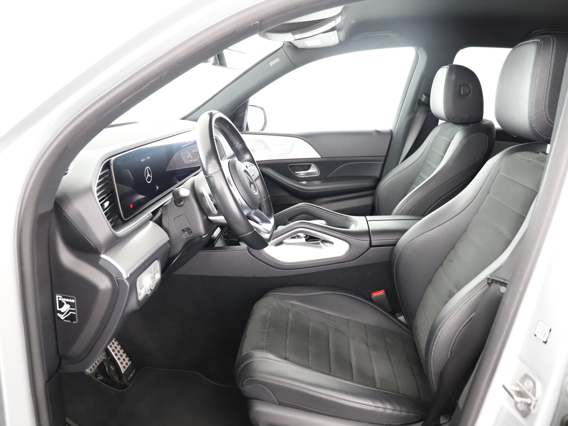 MERCEDES-BENZ GLE 300 d AMG Line 4Matic-image-12