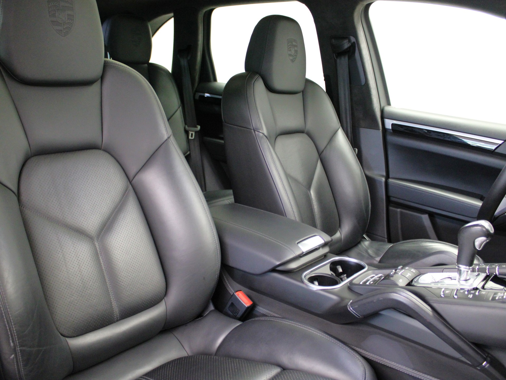 PORSCHE Cayenne Turbo-image-6