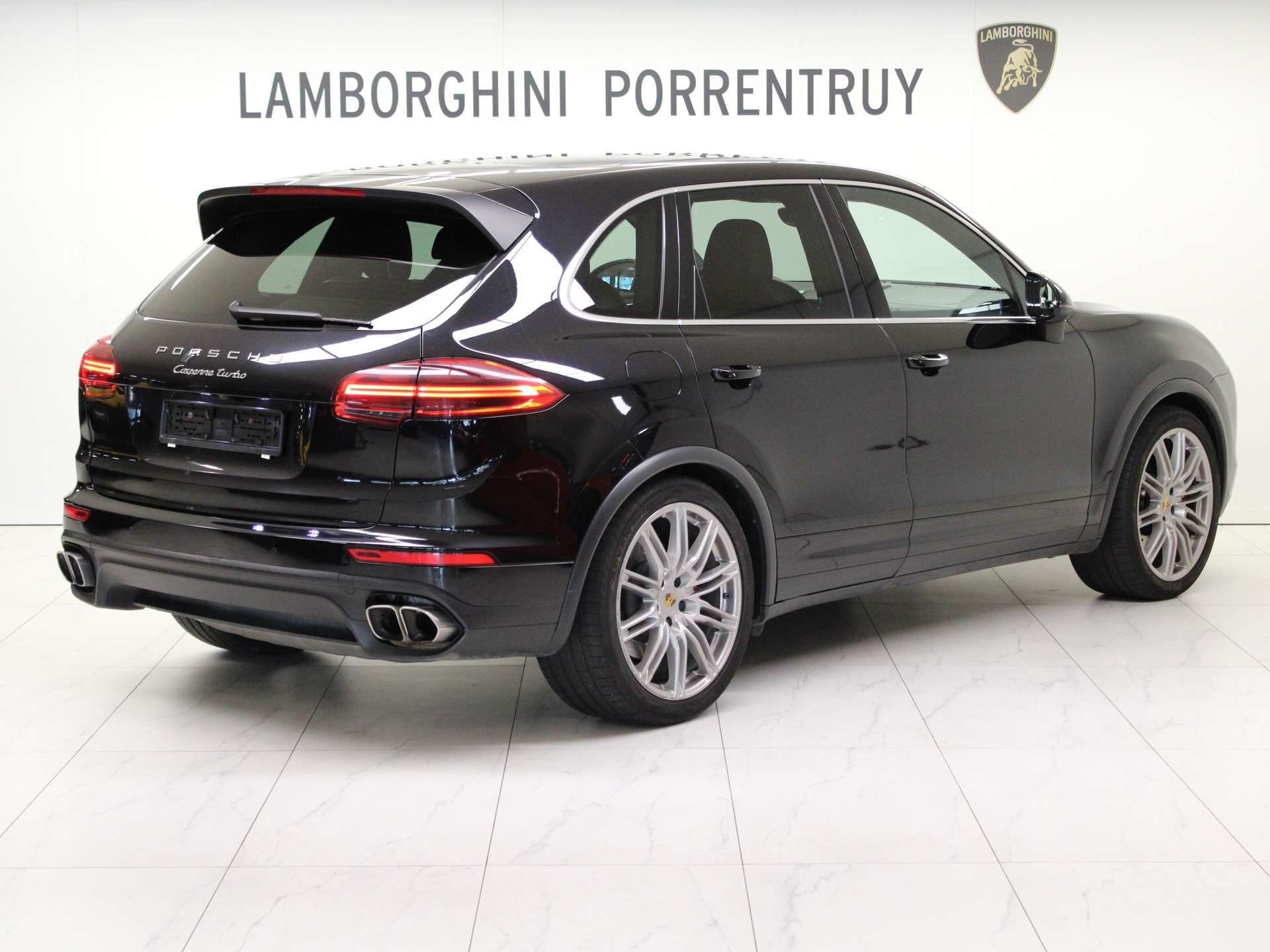 PORSCHE Cayenne Turbo-image-2