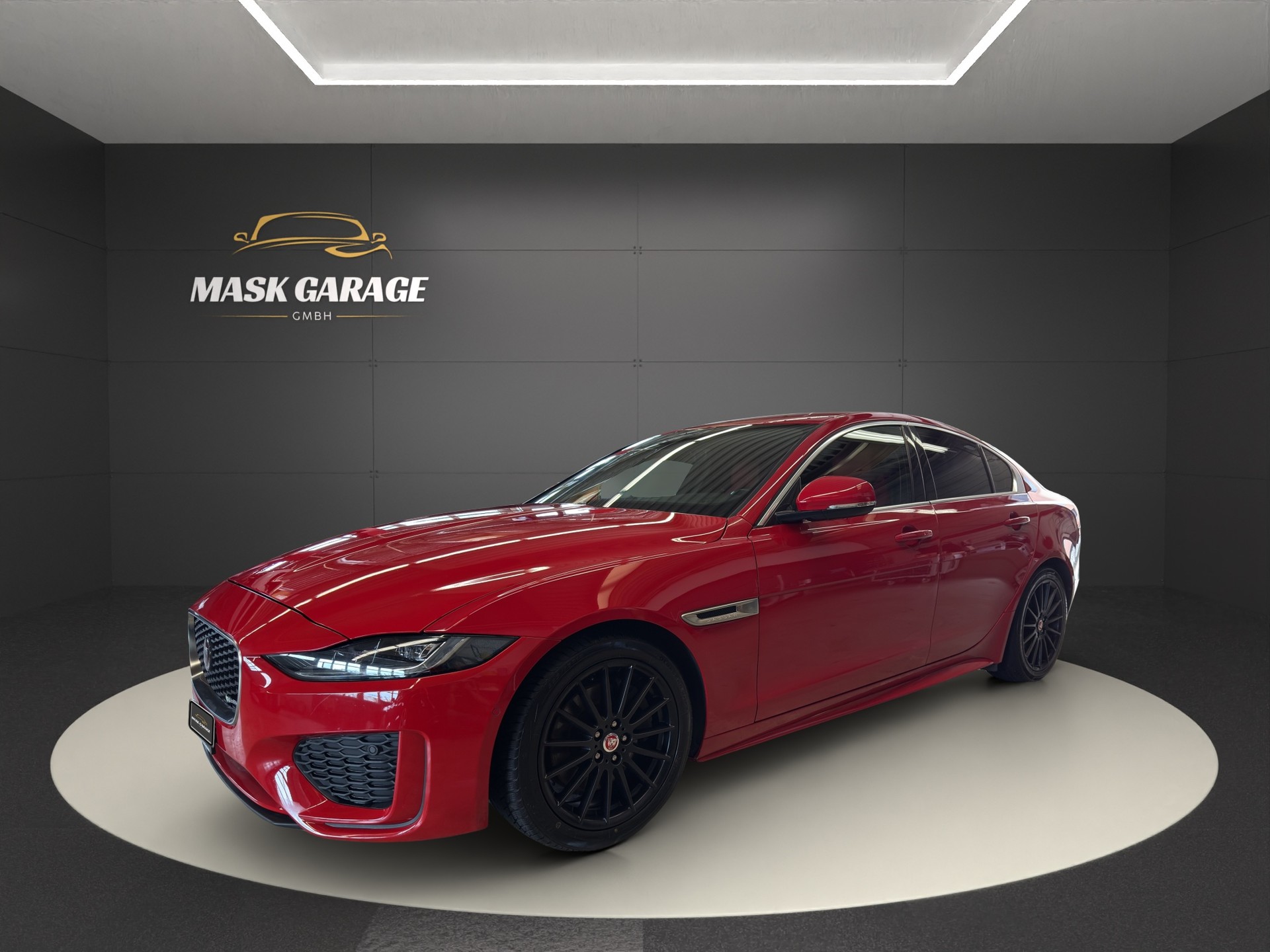 JAGUAR XE 2.0 R-Dynamic SE P250 RWD Automat-image-3