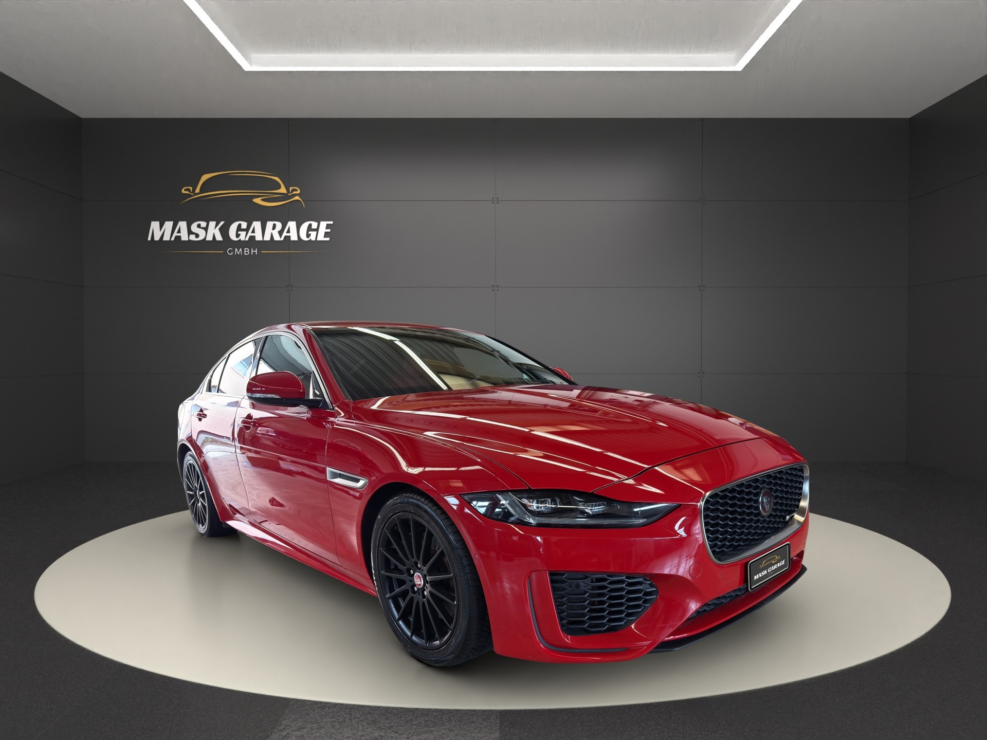 JAGUAR XE 2.0 R-Dynamic SE P250 RWD Automat-image-2