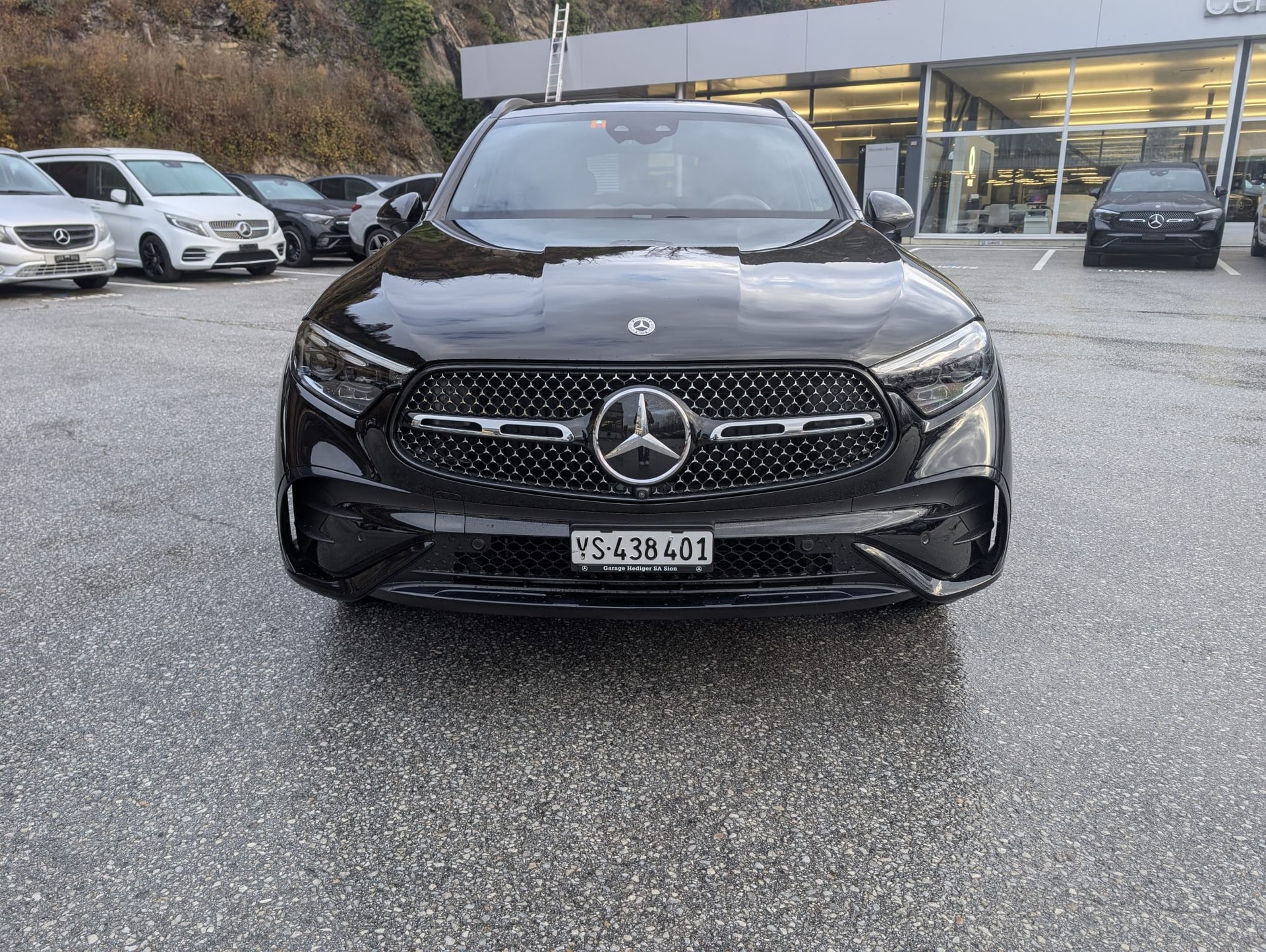 MERCEDES-BENZ GLC 300 4Matic AMG Line 9G-Tronic-image-8