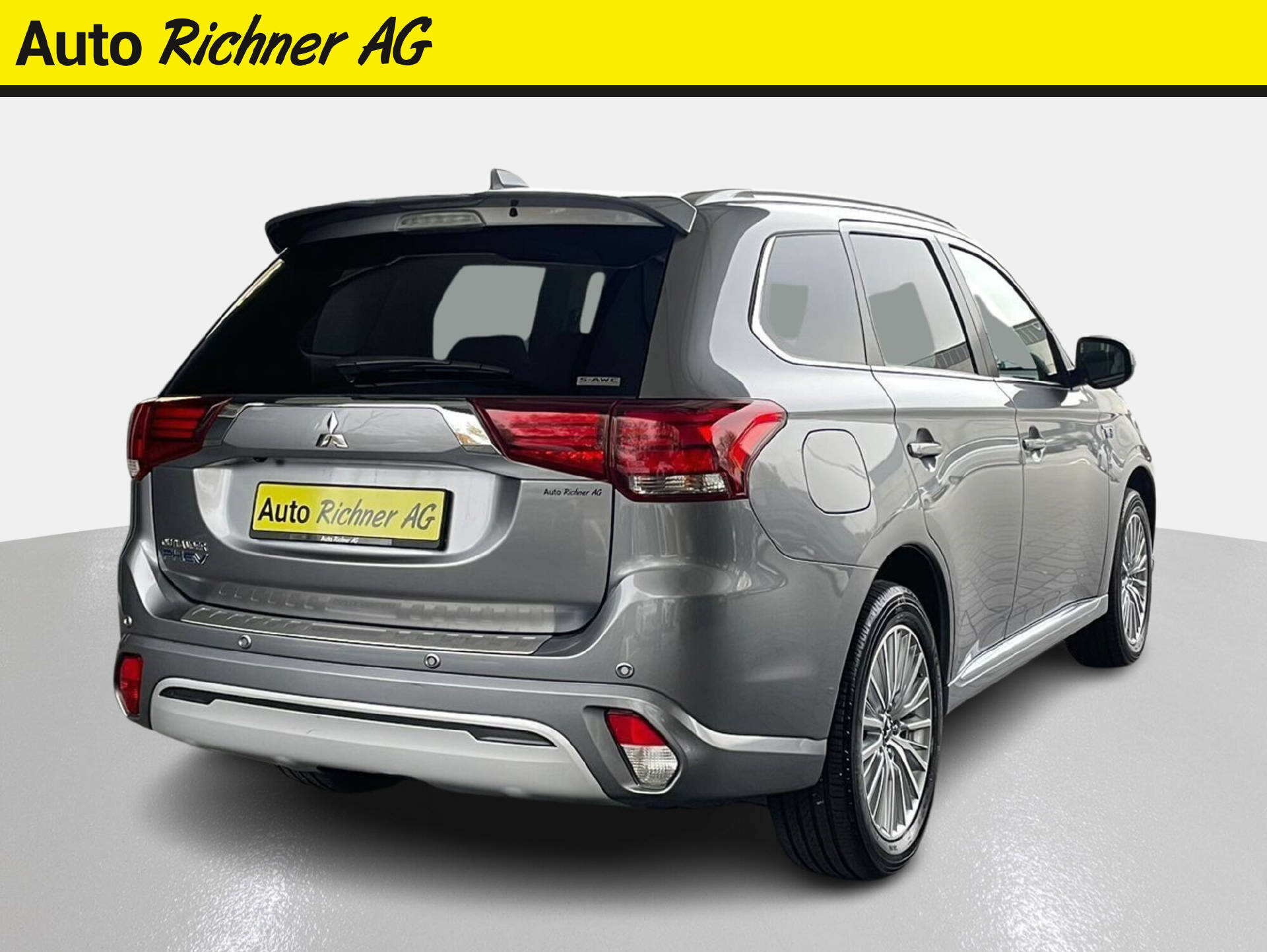 MITSUBISHI Outlander 2.4 PHEV Diamond-image-3