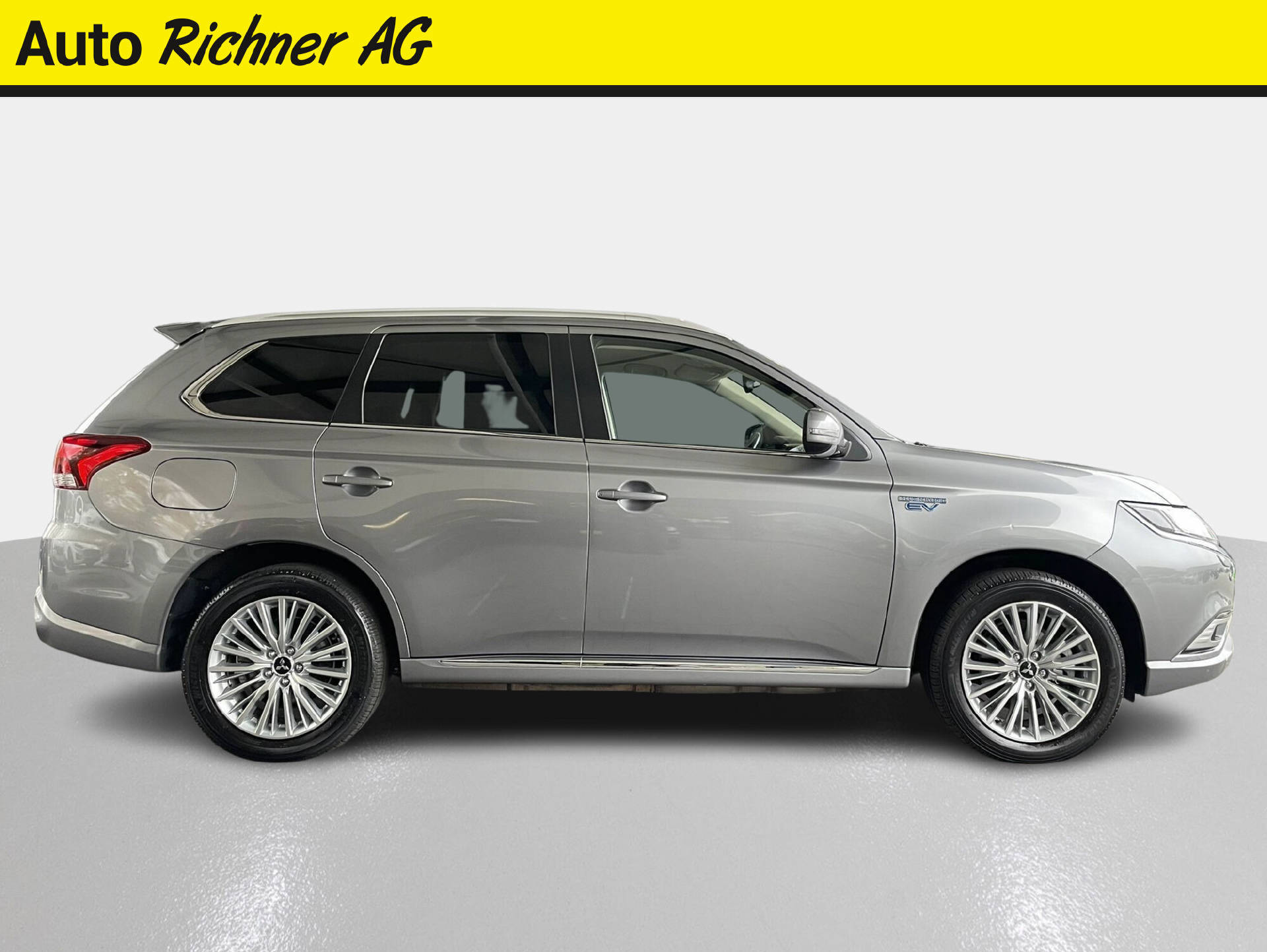 MITSUBISHI Outlander 2.4 PHEV Diamond-image-2