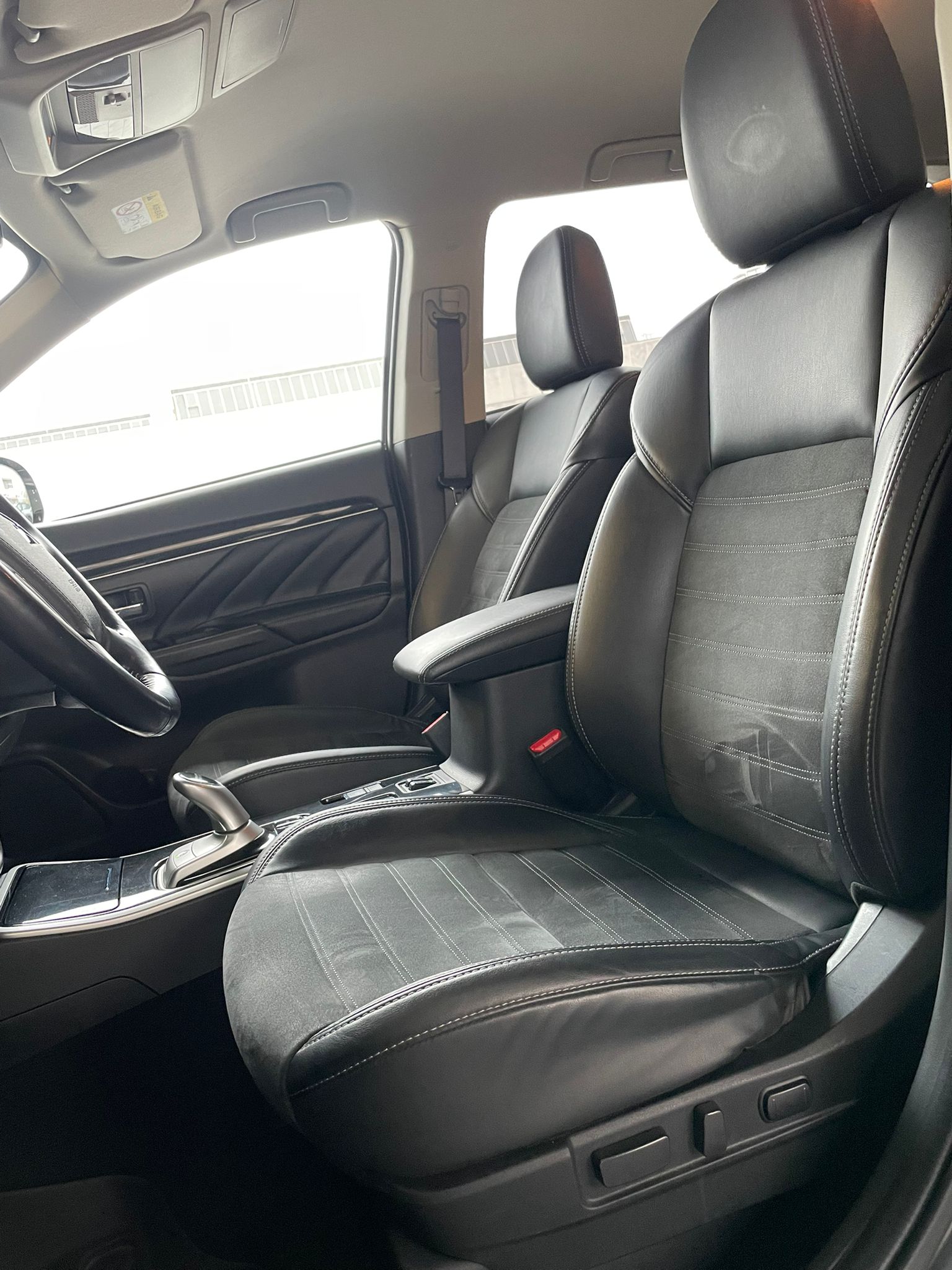 MITSUBISHI Outlander 2.4 PHEV Diamond-image-5