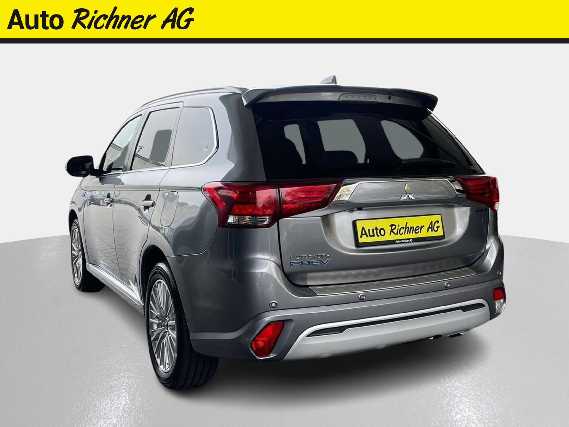MITSUBISHI Outlander 2.4 PHEV Diamond-image-4