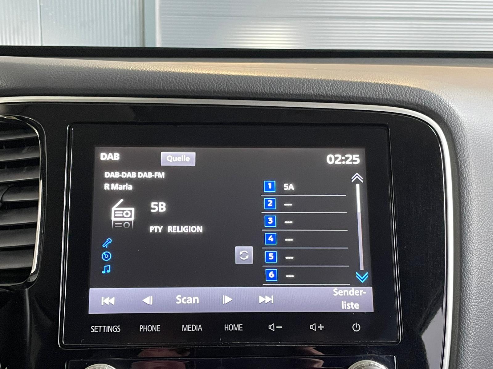 MITSUBISHI Outlander 2.4 PHEV Diamond-image-14