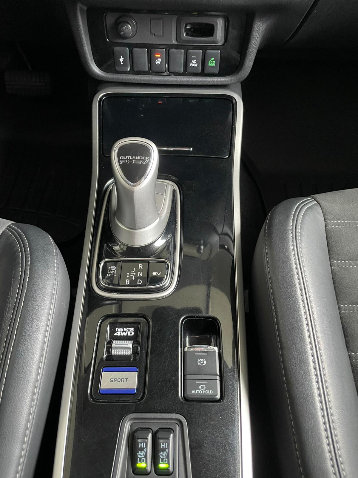 MITSUBISHI Outlander 2.4 PHEV Diamond-image-9