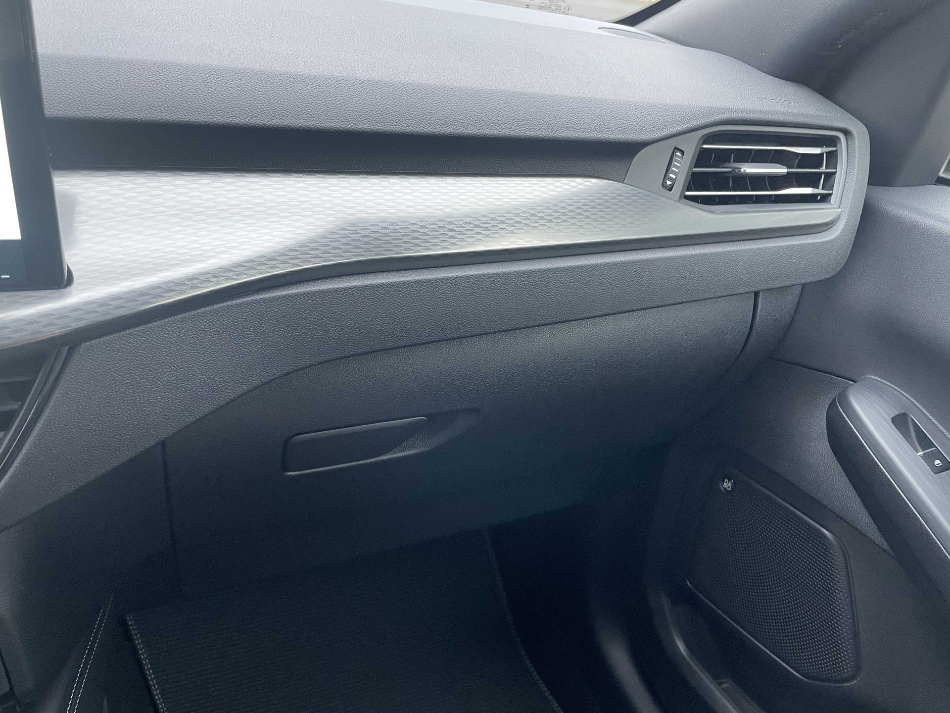 FORD Kuga 2.5 Hybrid Sound Edition 4x4-image-28