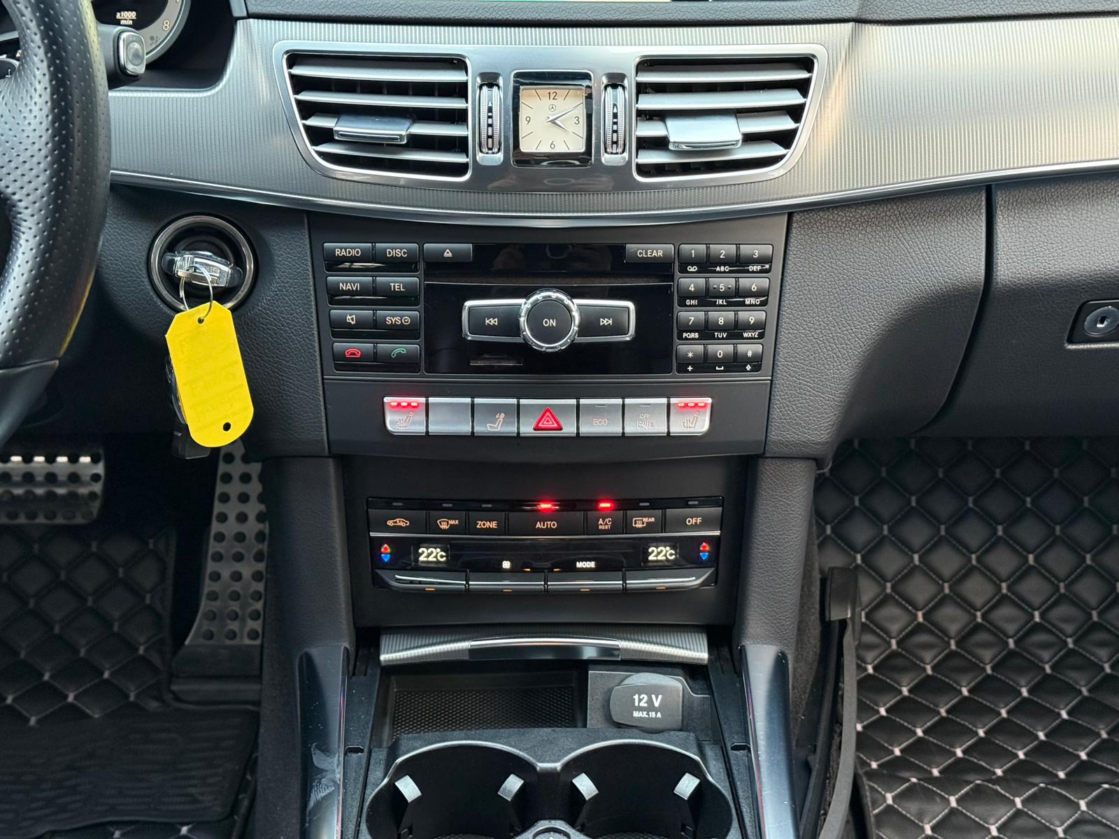 MERCEDES-BENZ E 400 AMG-Line Avantgarde 4Matic 7G-Tronic-image-22
