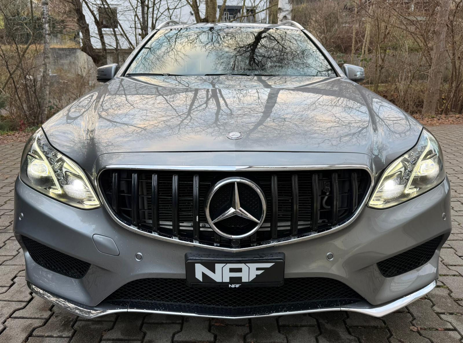 MERCEDES-BENZ E 400 AMG-Line Avantgarde 4Matic 7G-Tronic-image-7