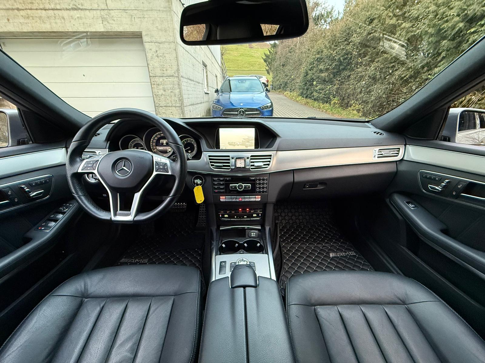 MERCEDES-BENZ E 400 AMG-Line Avantgarde 4Matic 7G-Tronic-image-18