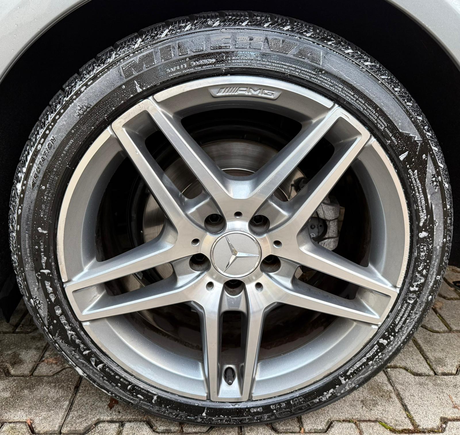 MERCEDES-BENZ E 400 AMG-Line Avantgarde 4Matic 7G-Tronic-image-8