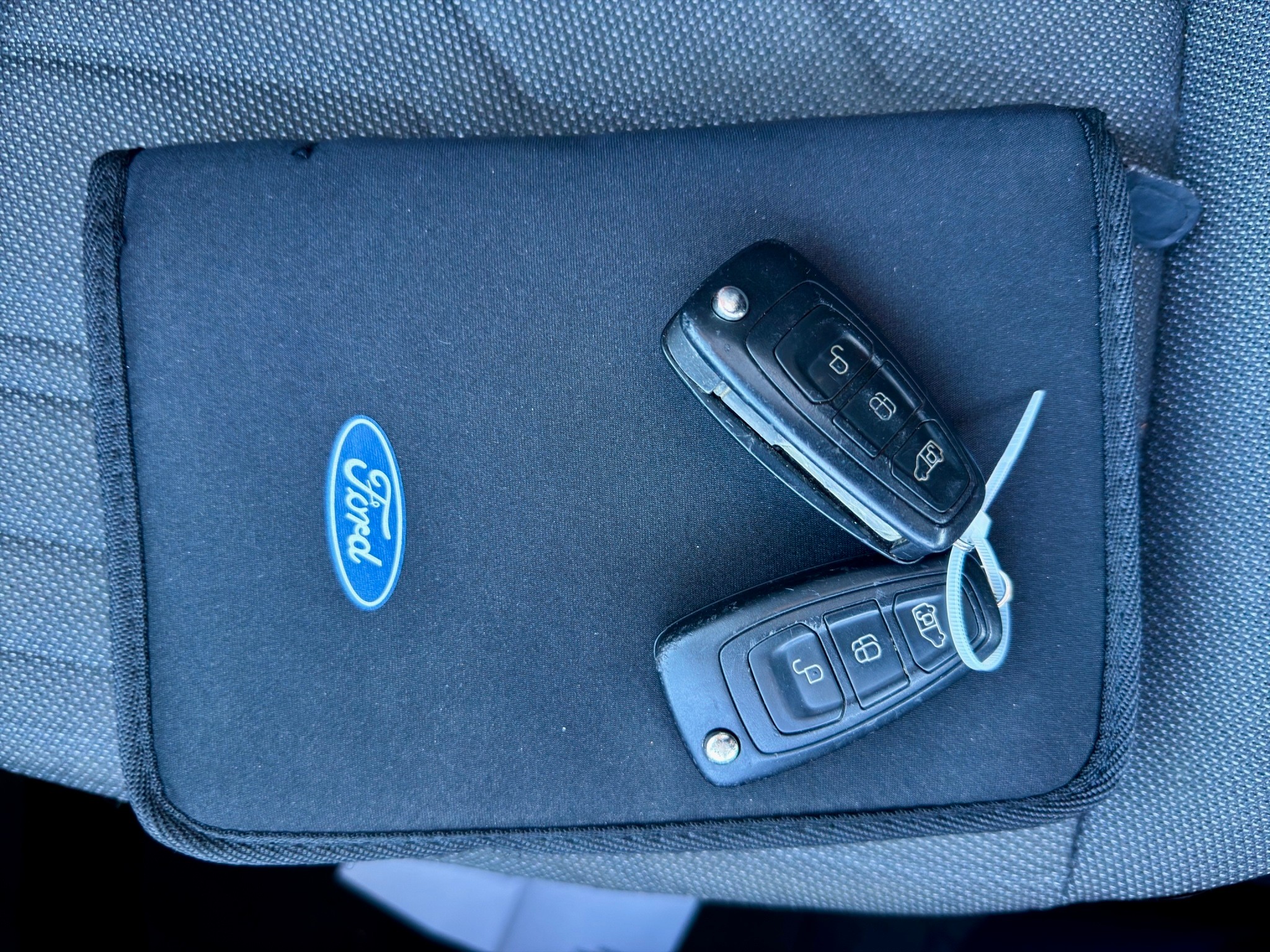 FORD Grand Tourneo Connect 1.6 SCTi Titanium Automatic, 7 Plätze, Panoramadach — slika 21