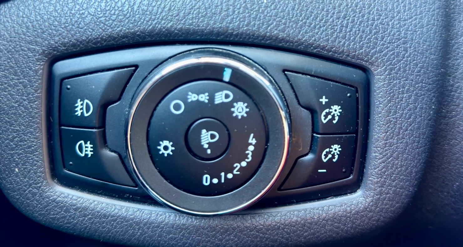 FORD Grand Tourneo Connect 1.6 SCTi Titanium Automatic, 7 Plätze, Panoramadach — slika 19