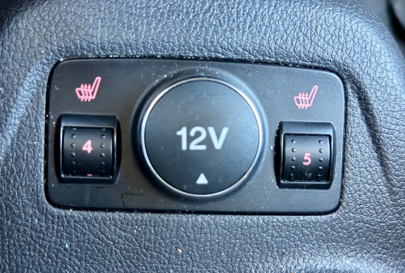 FORD Grand Tourneo Connect 1.6 SCTi Titanium Automatic, 7 Plätze, Panoramadach — slika 18