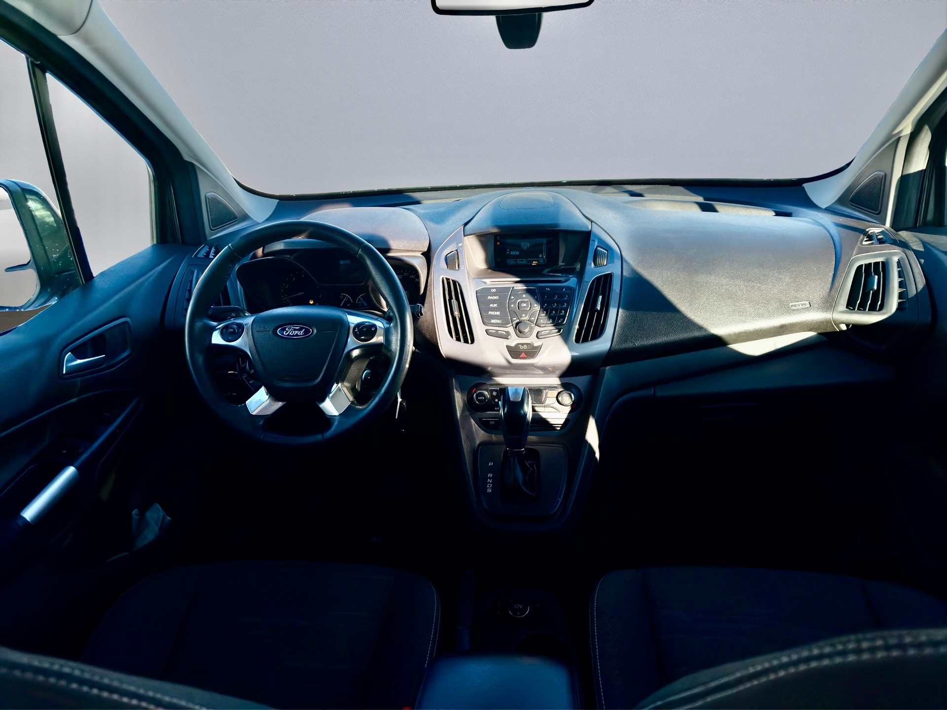 FORD Grand Tourneo Connect 1.6 SCTi Titanium Automatic, 7 Plätze, Panoramadach-image-13