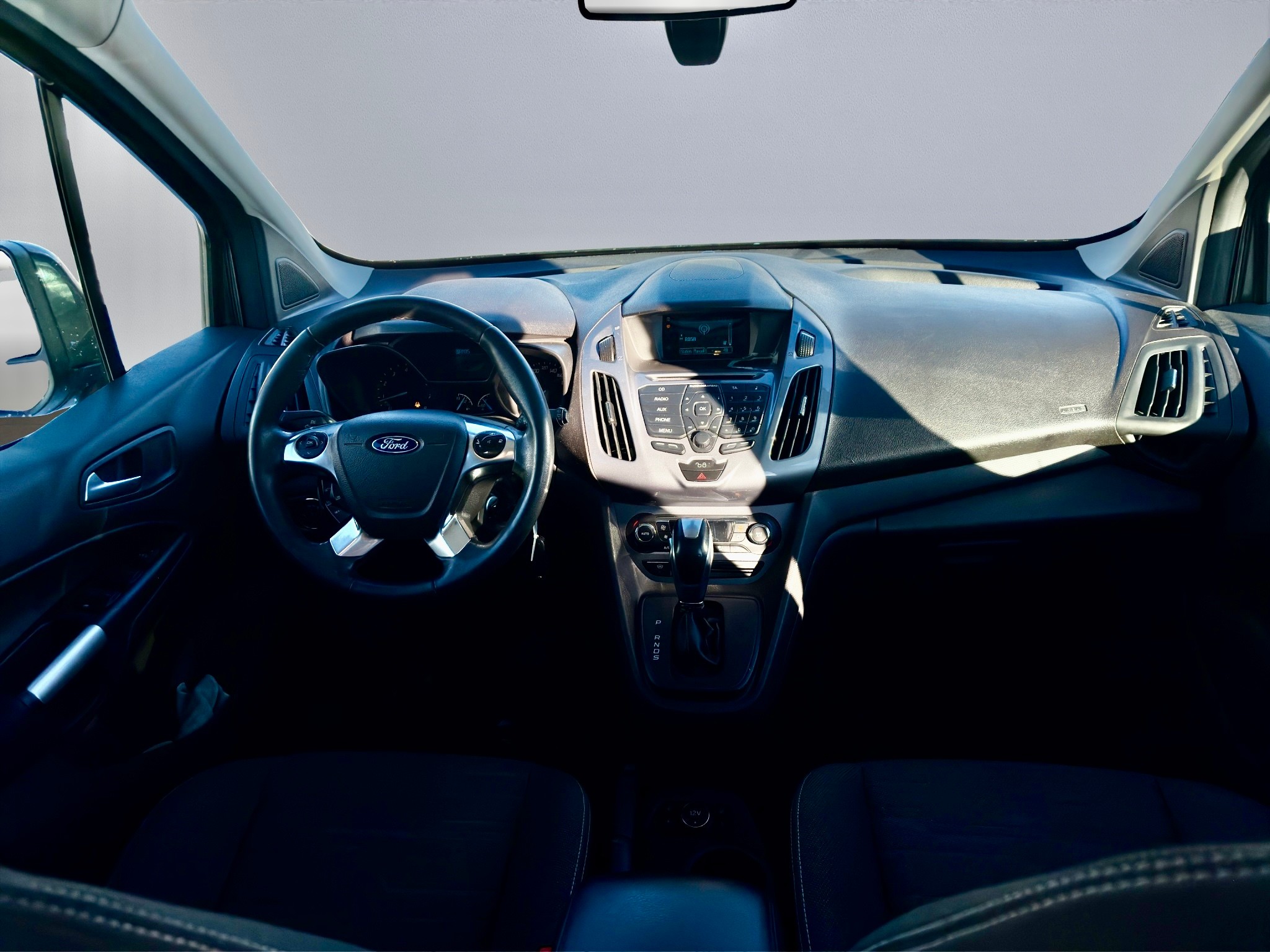FORD Grand Tourneo Connect 1.6 SCTi Titanium Automatic, 7 Plätze, Panoramadach — slika 14