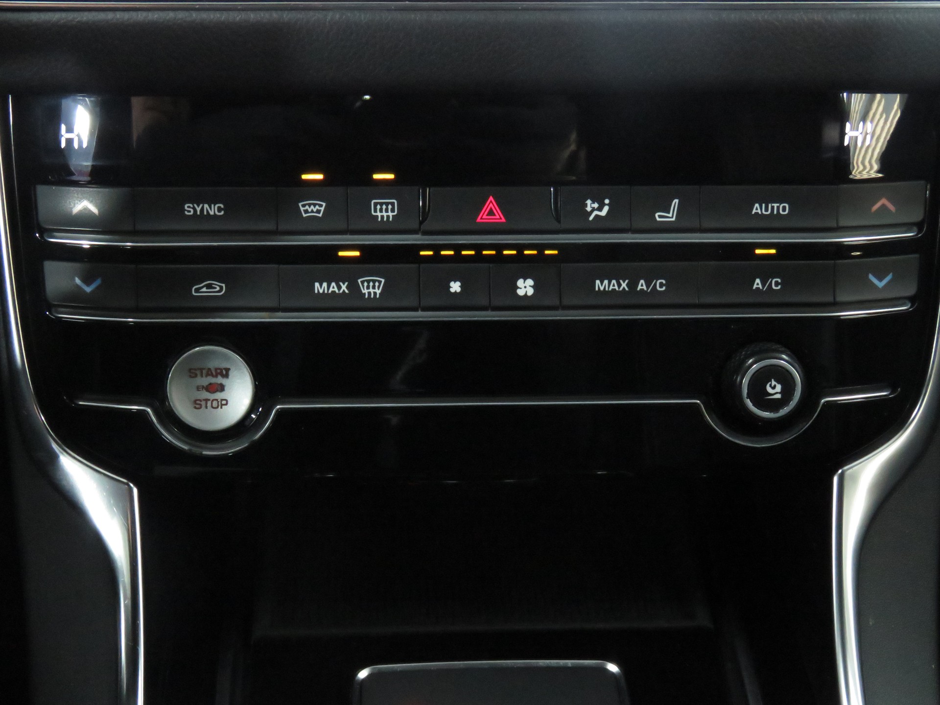 JAGUAR XF Sportbrake 20d R-Sport AWD Automatic-image-15