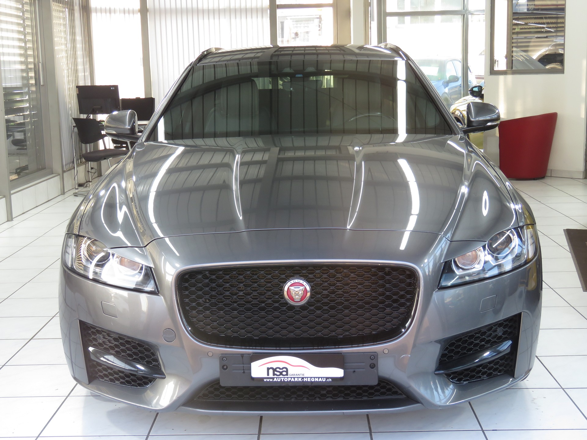 JAGUAR XF Sportbrake 20d R-Sport AWD Automatic-showroom-element-1