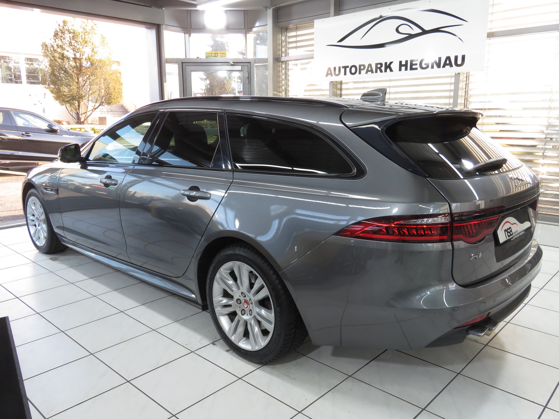 JAGUAR XF Sportbrake 20d R-Sport AWD Automatic-image-5