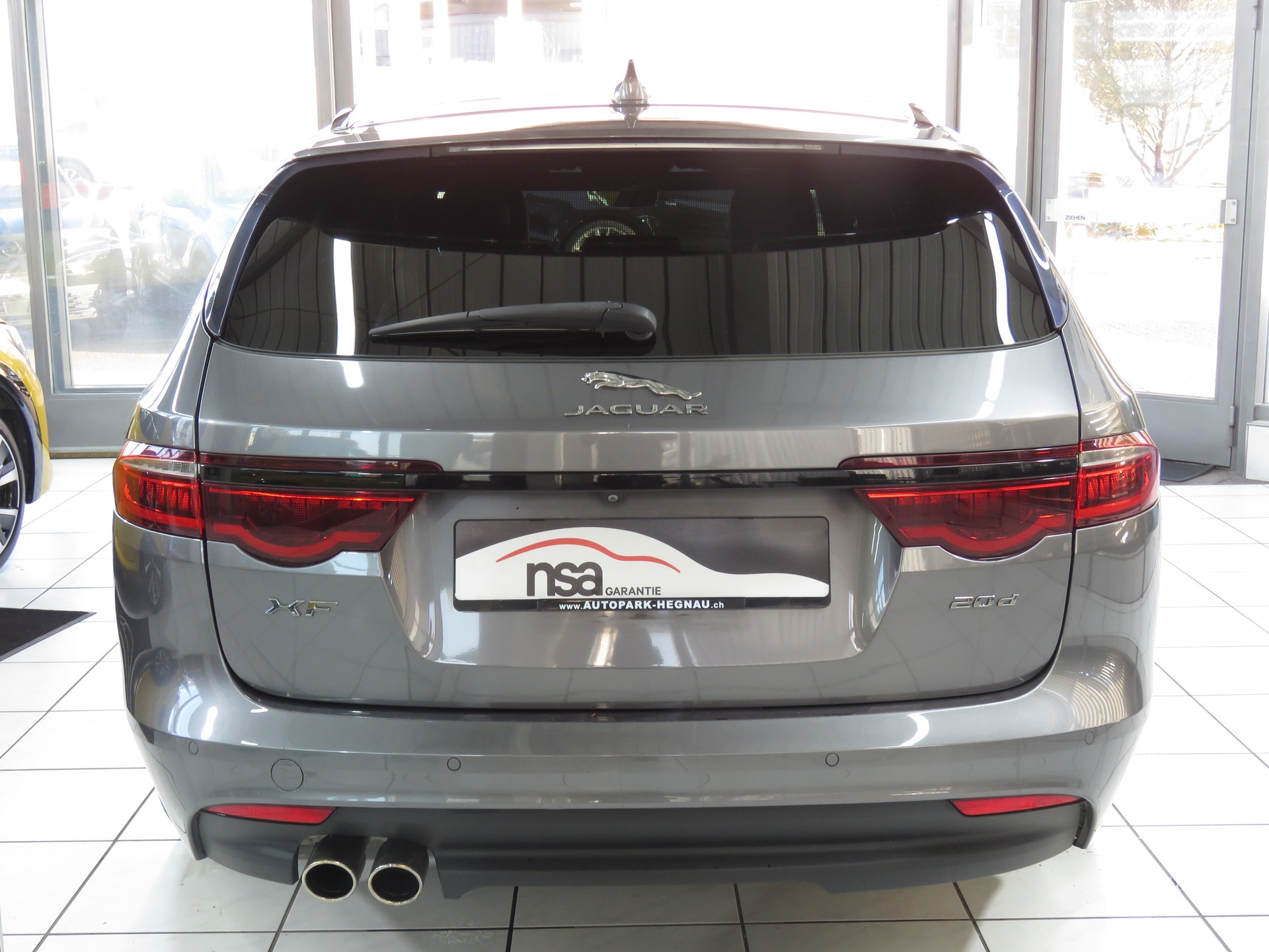 JAGUAR XF Sportbrake 20d R-Sport AWD Automatic-image-4