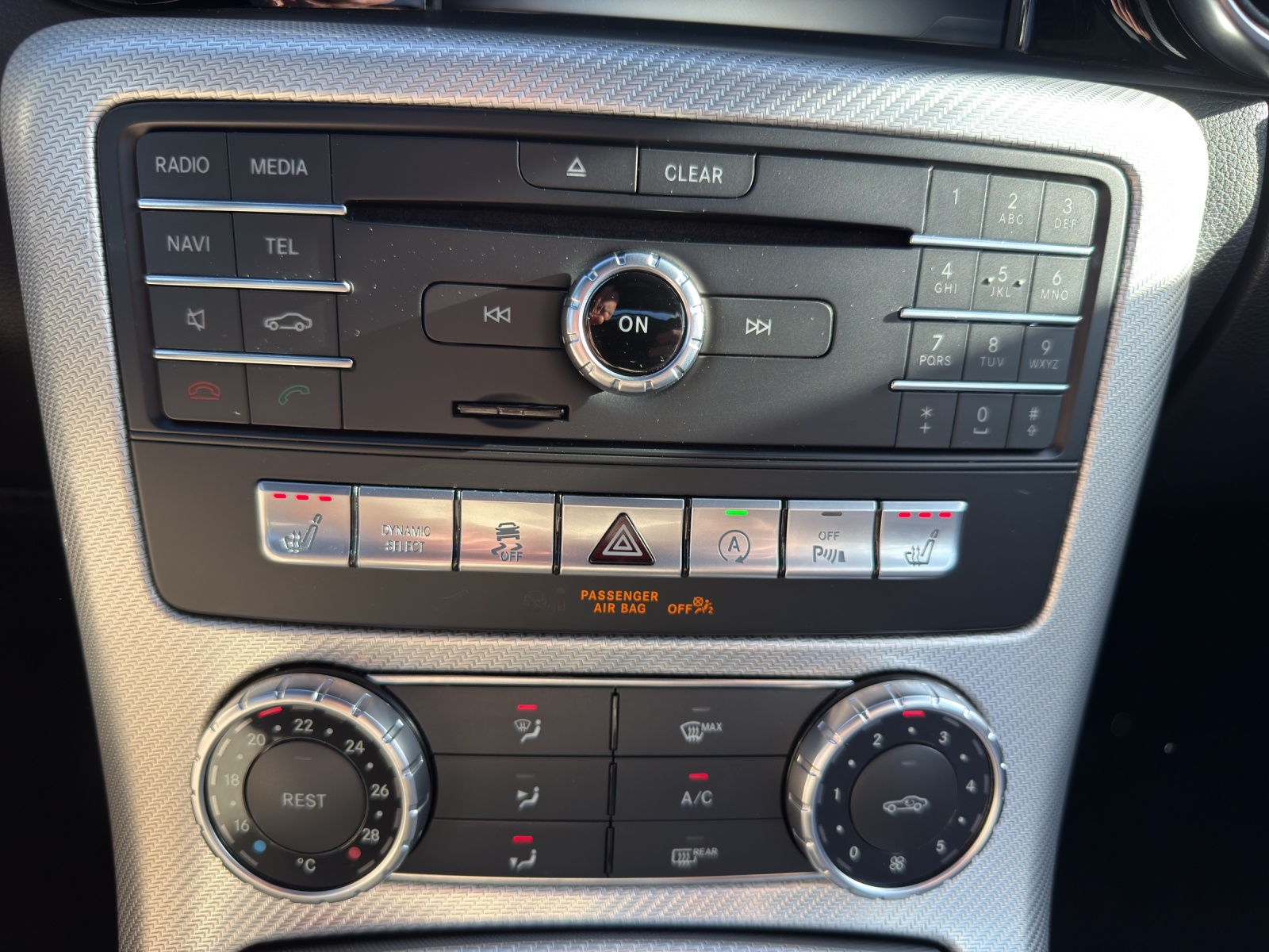 MERCEDES-BENZ SLC 200-image-13