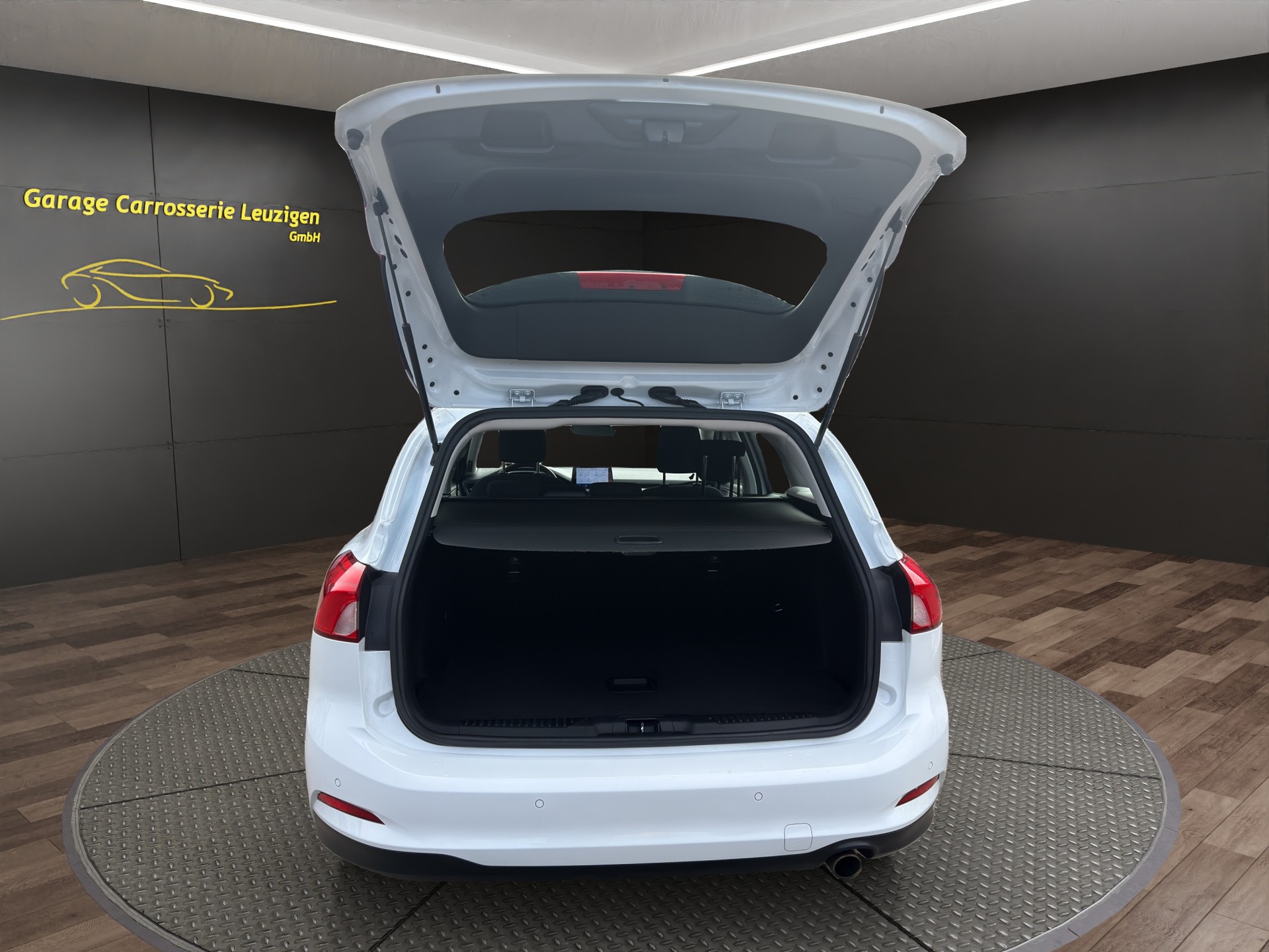 FORD Focus 1.5 TDCi Titanium Automatic-image-13