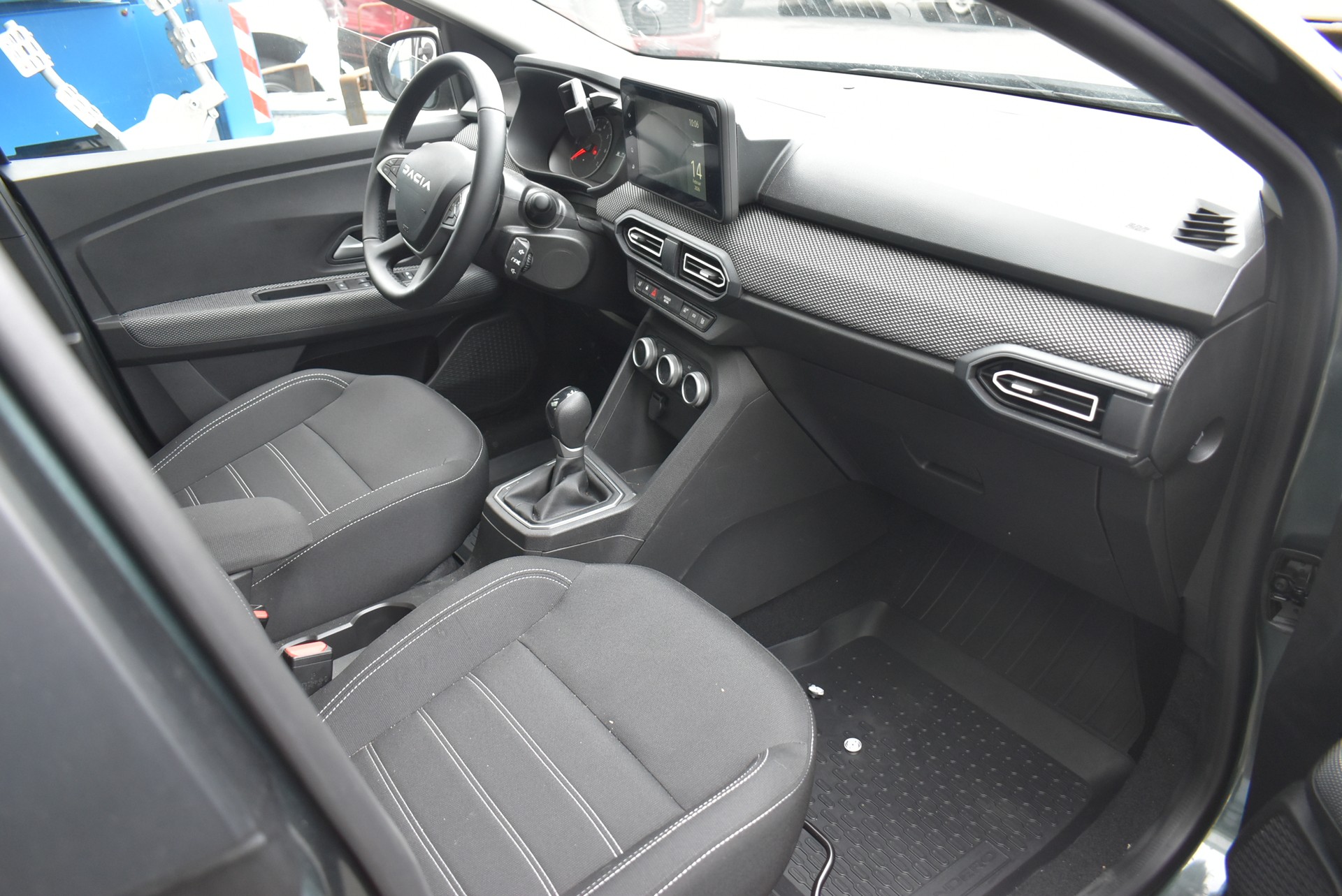 DACIA Sandero TCe 90 Expression CVT-image-1