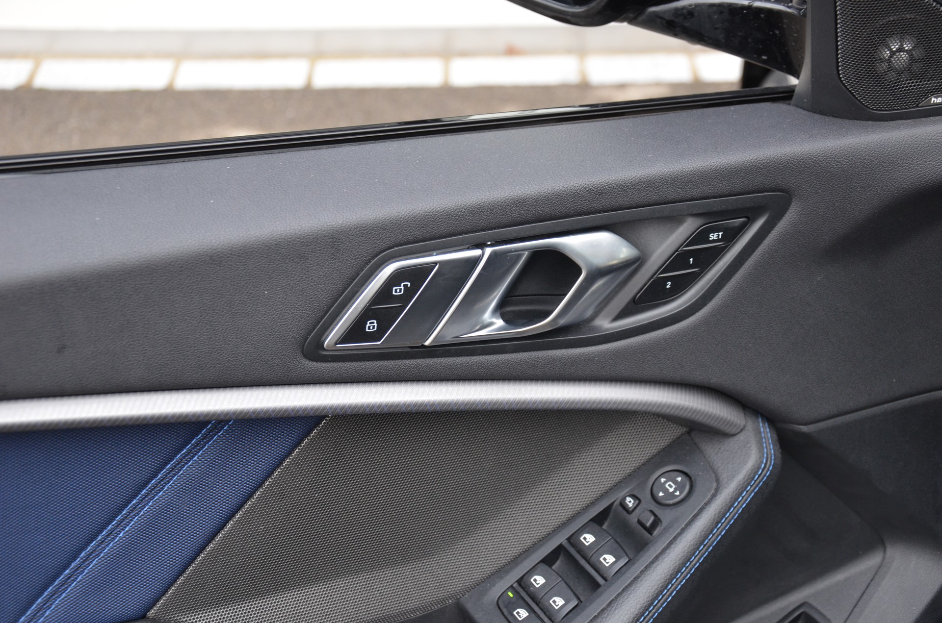 BMW M135i xDrive Steptronic-image-12