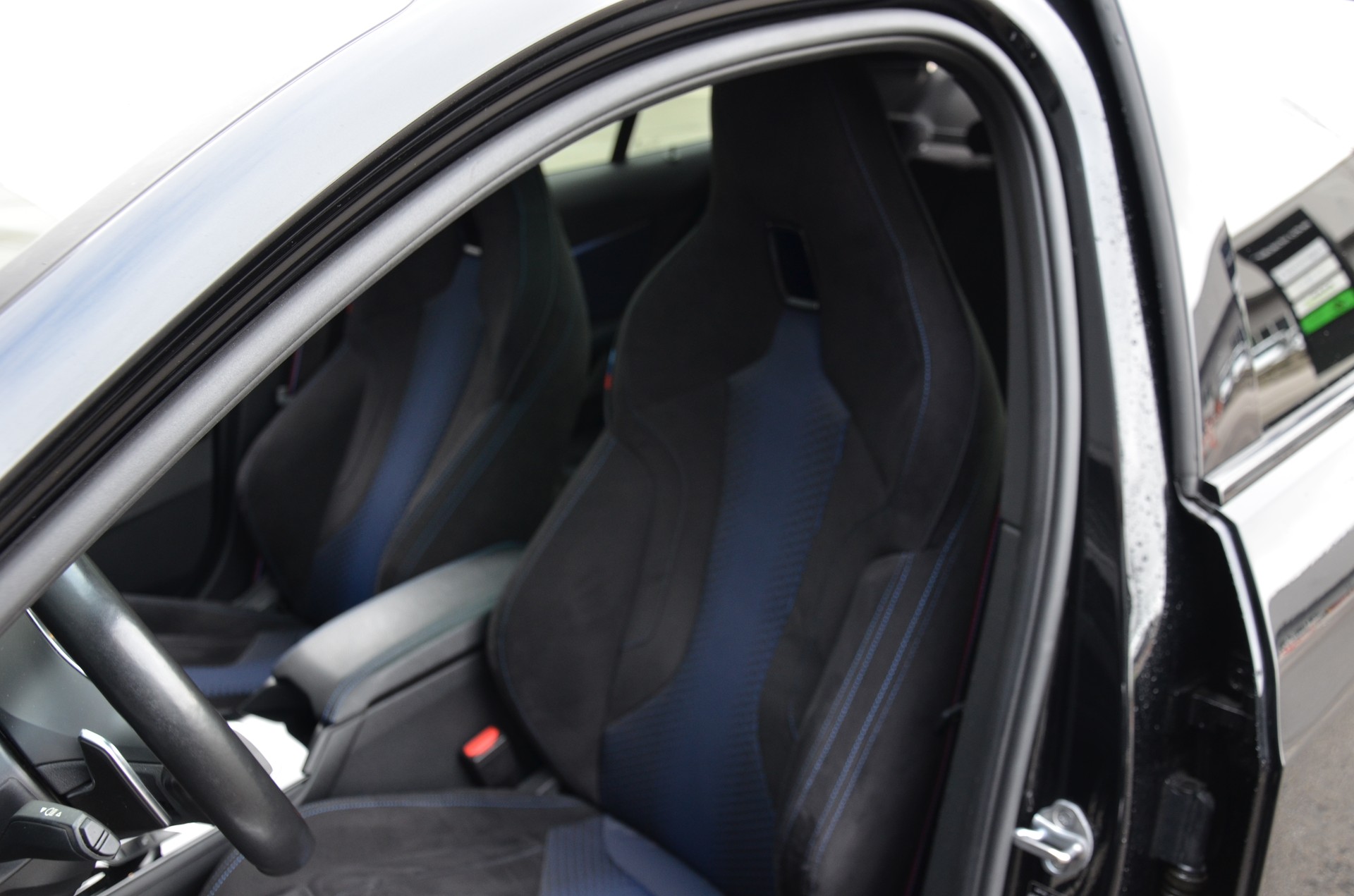 BMW M135i xDrive Steptronic-image-13