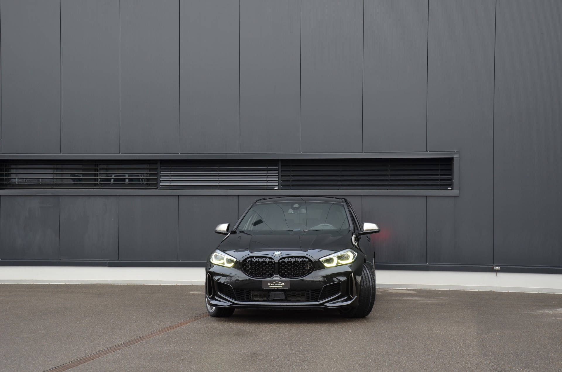 BMW M135i xDrive Steptronic-image-4