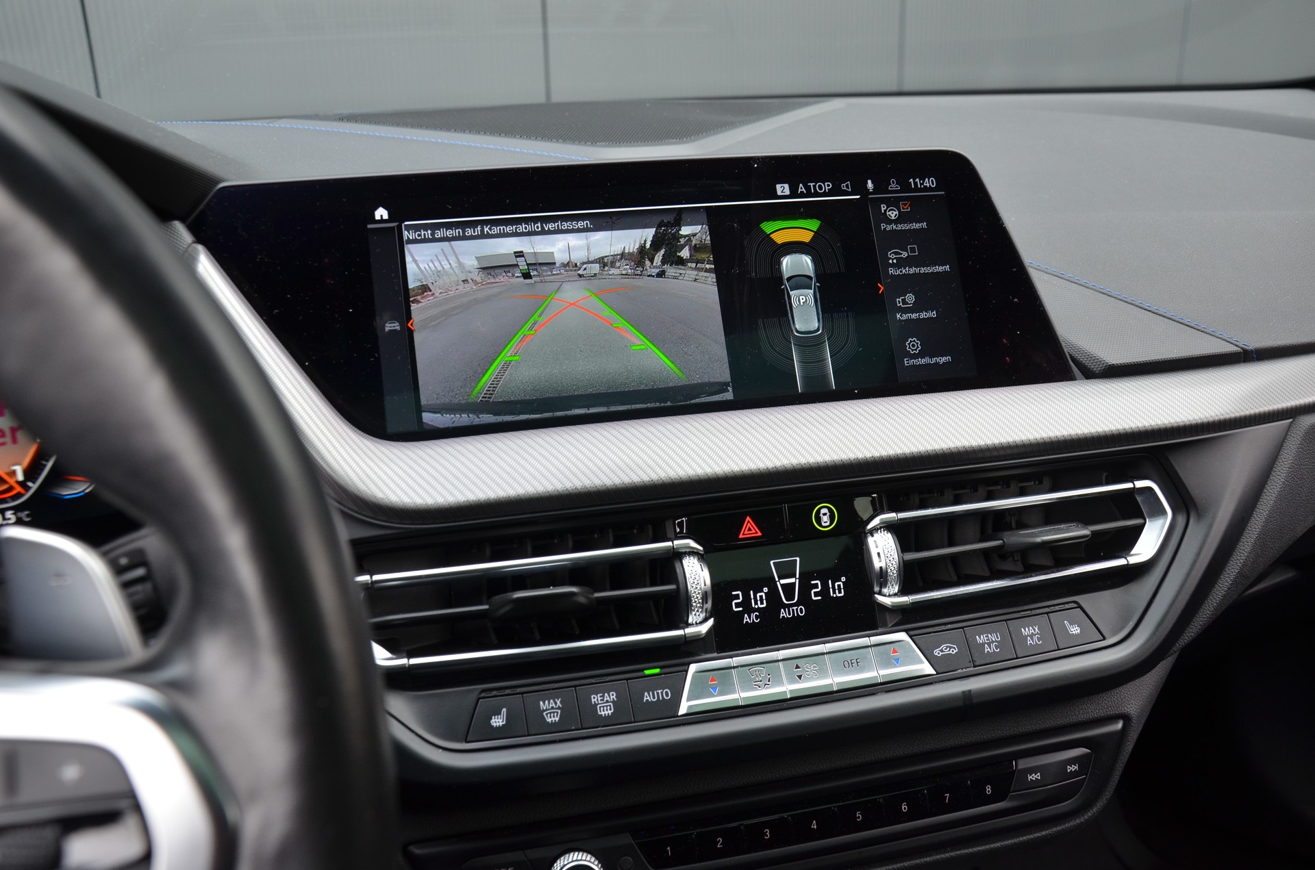 BMW M135i xDrive Steptronic-image-19