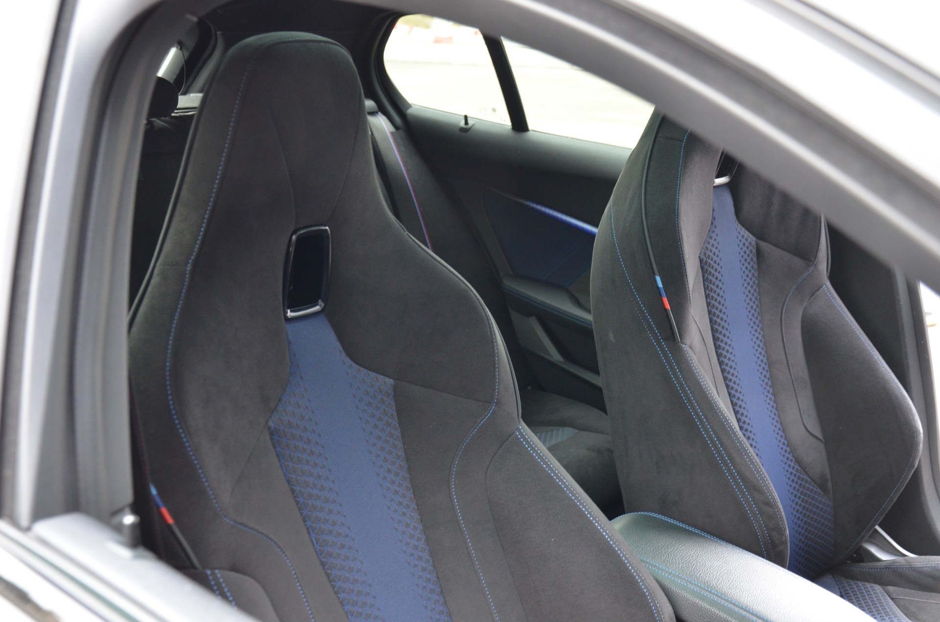 BMW M135i xDrive Steptronic-image-16