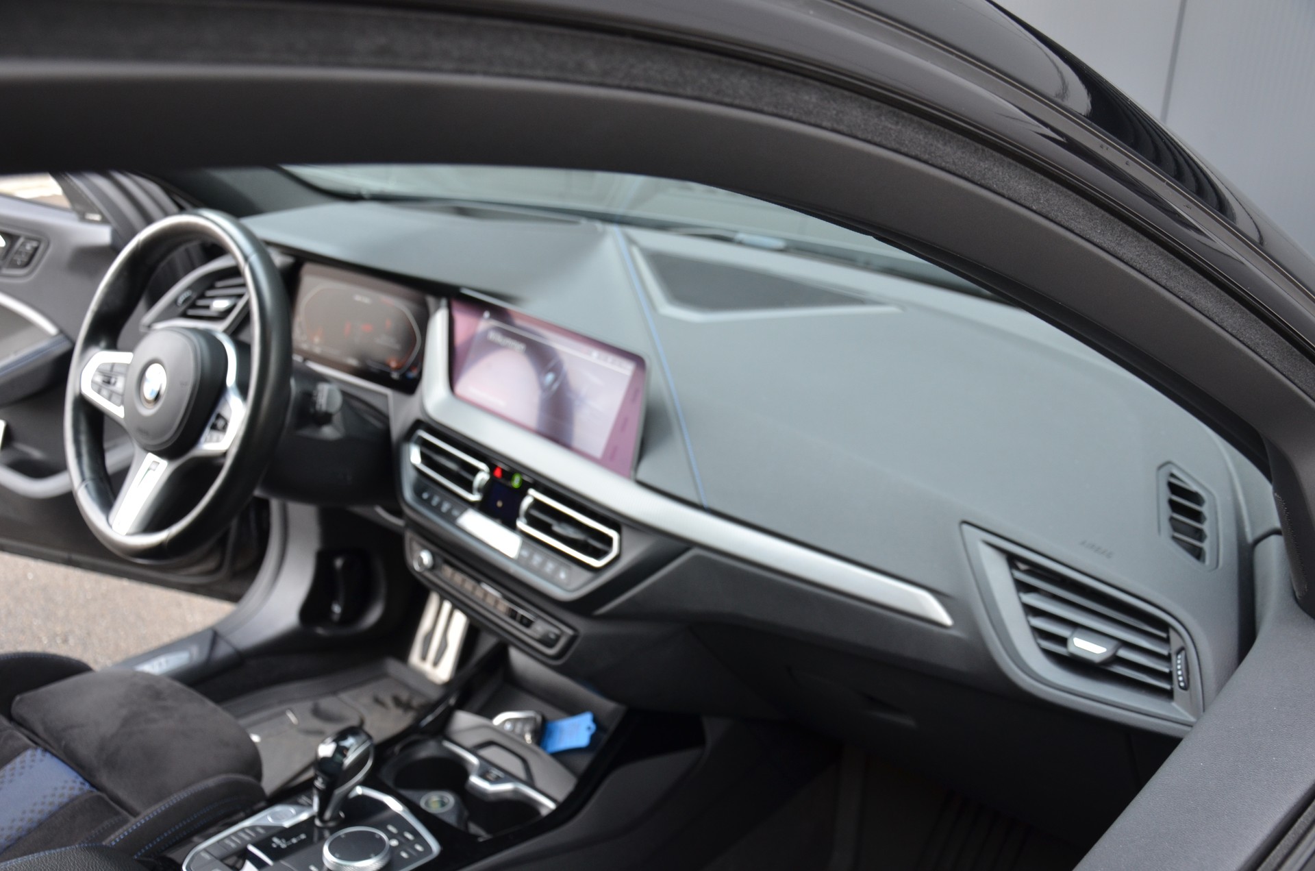 BMW M135i xDrive Steptronic-image-15