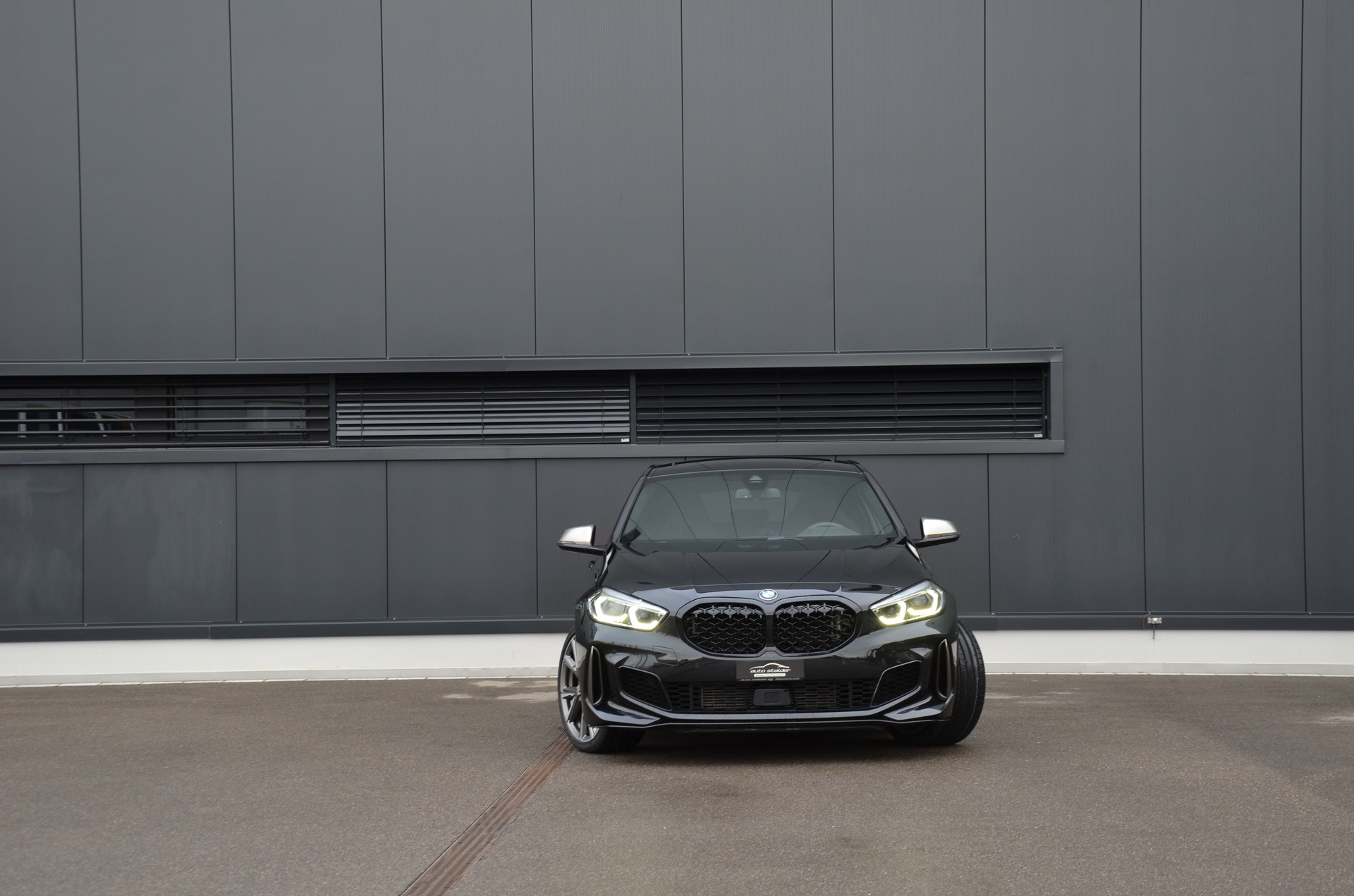 BMW M135i xDrive Steptronic-image-5