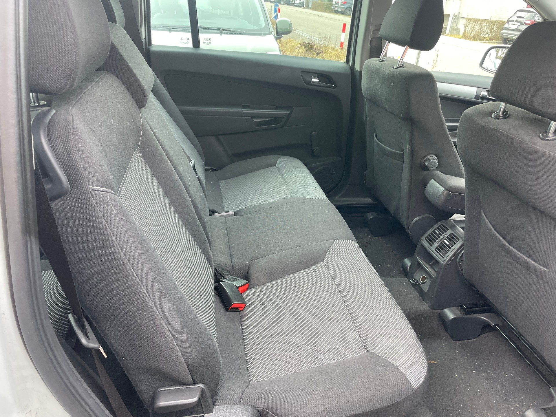 OPEL Zafira 1.9 CDTI Edition Automatic-image-8