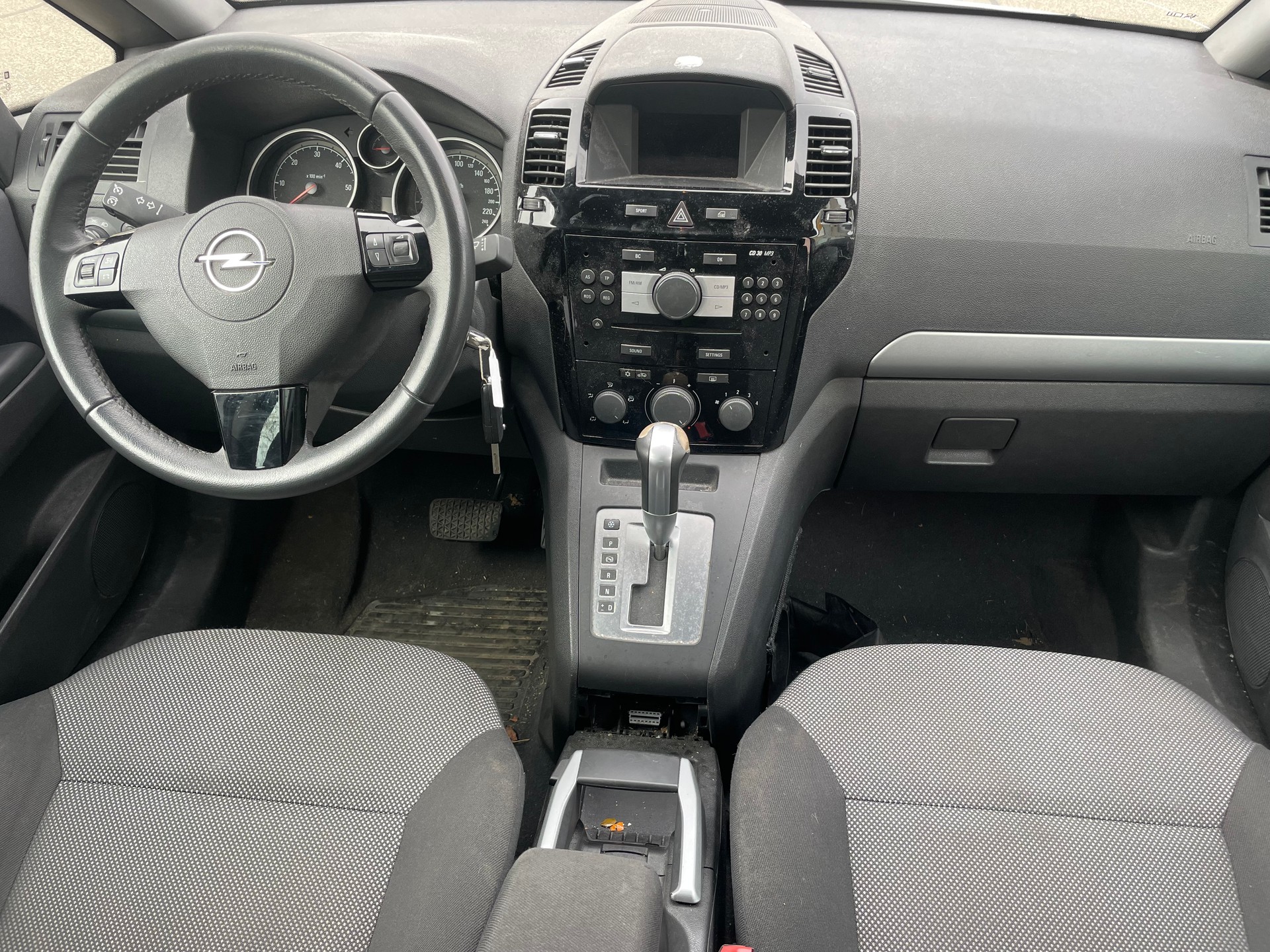 OPEL Zafira 1.9 CDTI Edition Automatic-image-10