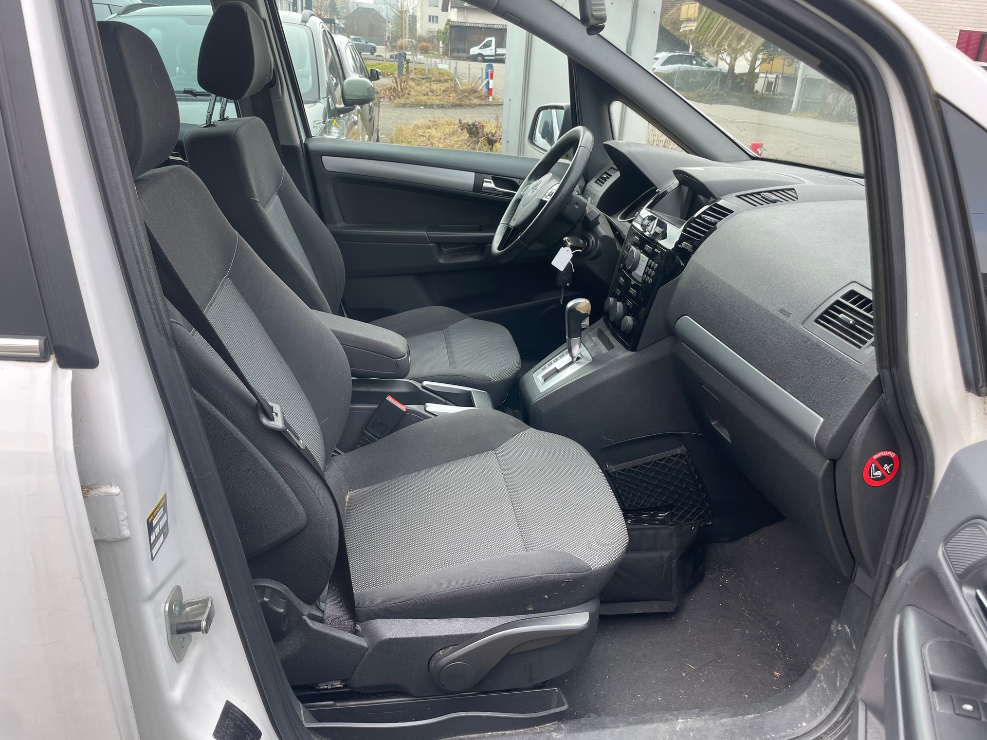 OPEL Zafira 1.9 CDTI Edition Automatic-image-7