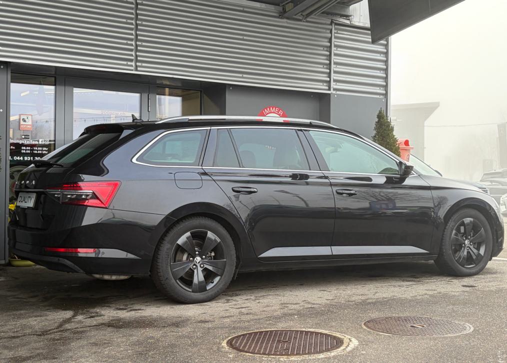 SKODA Superb Combi 2.0 TSI Style DSG-image-2
