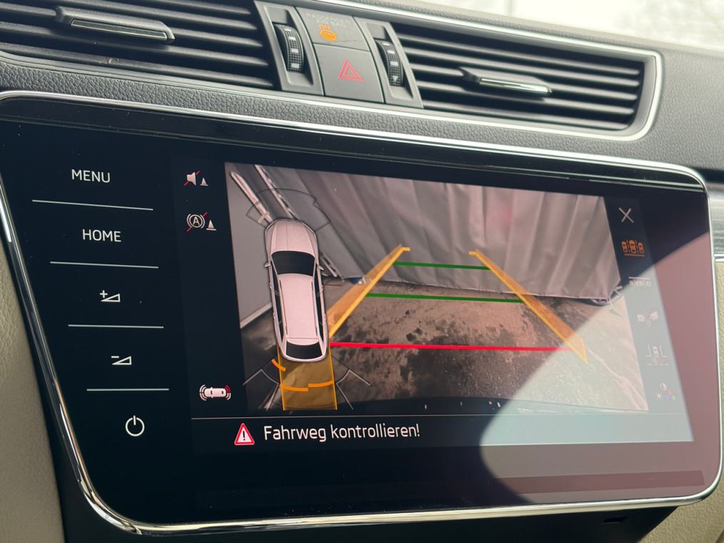 SKODA Superb Combi 2.0 TSI Style DSG-image-8