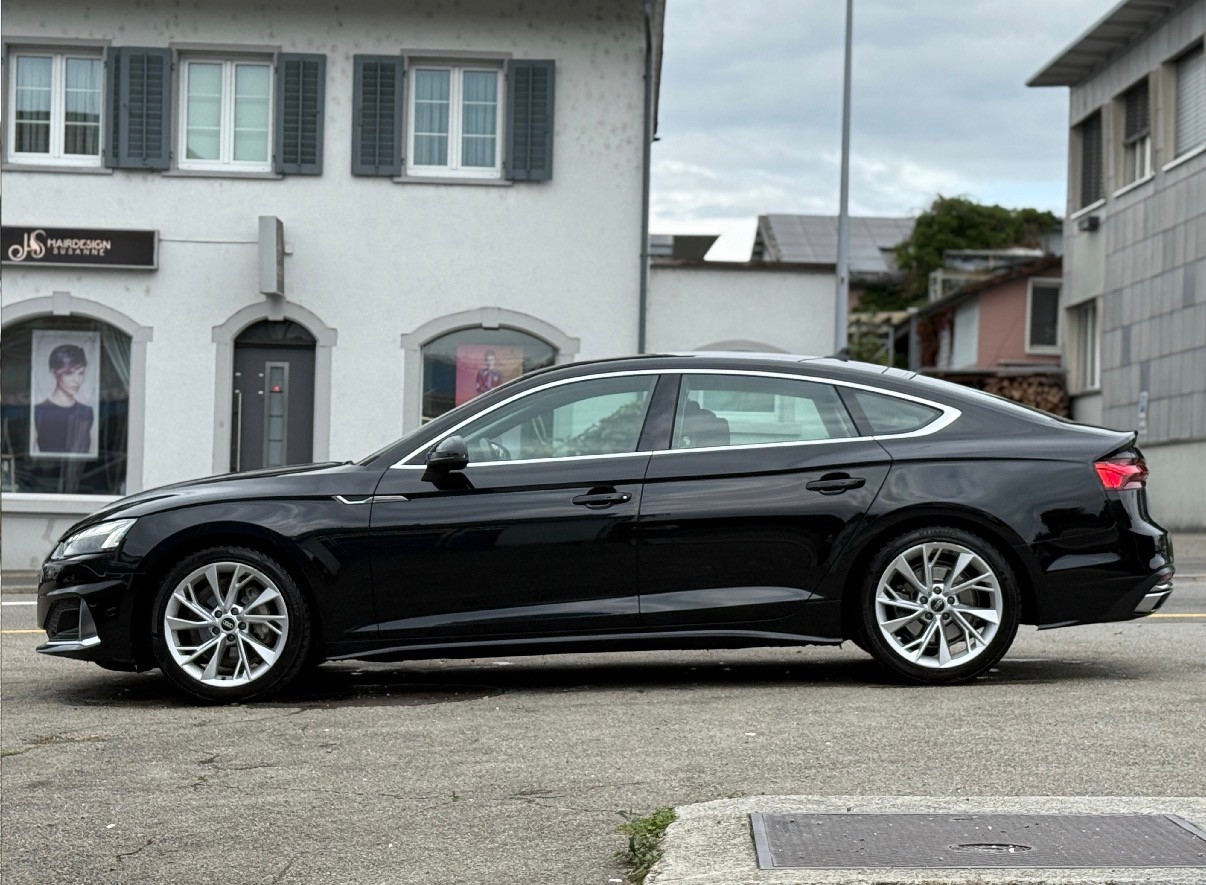 AUDI A5 Sportback 40 TFSI Attraction S-tronic quattro-image-3