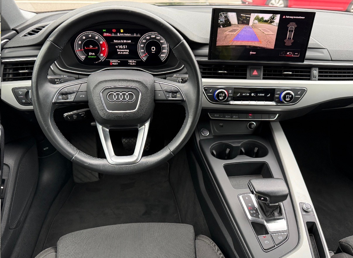 AUDI A5 Sportback 40 TFSI Attraction S-tronic quattro-image-8
