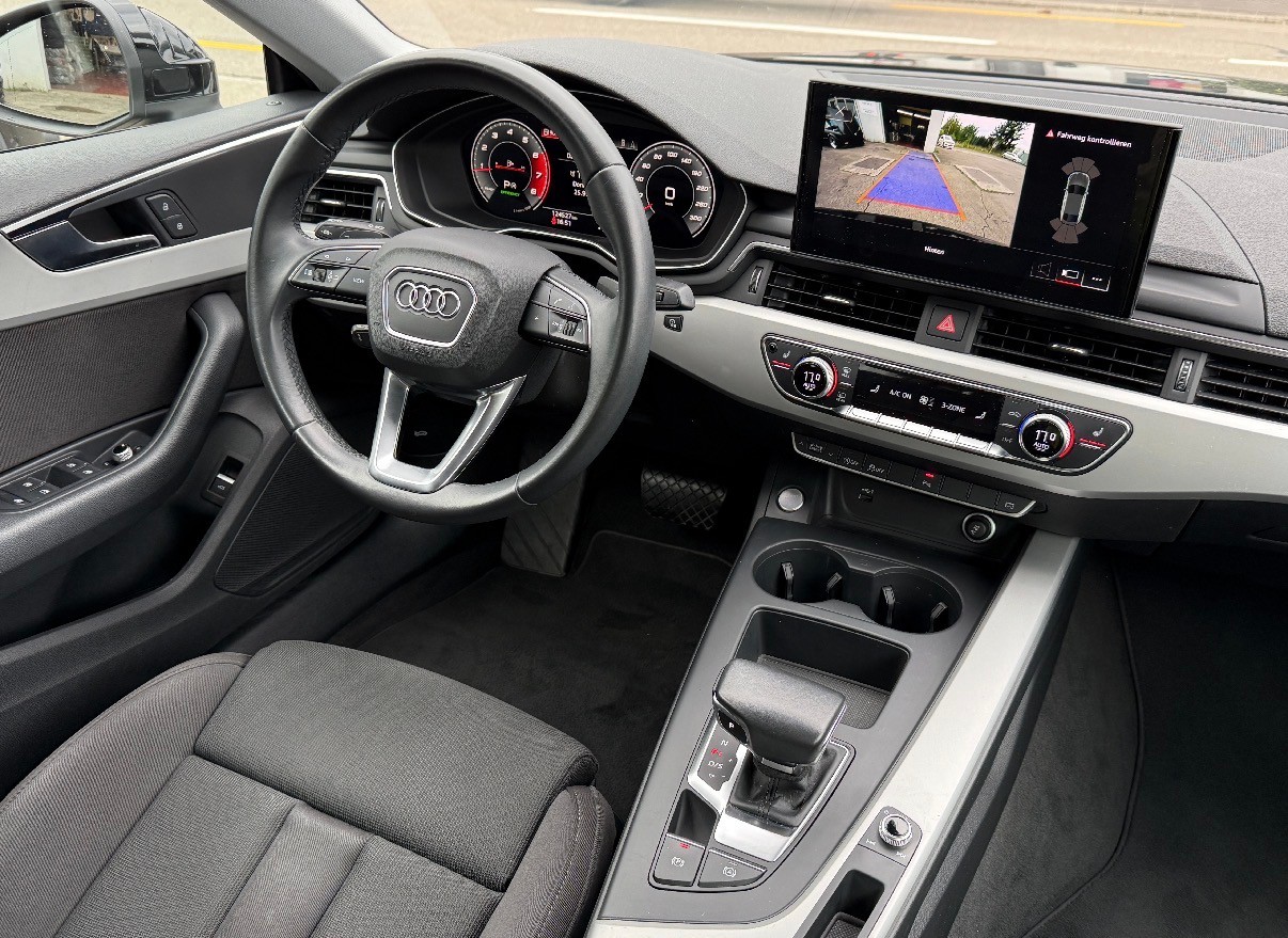 AUDI A5 Sportback 40 TFSI Attraction S-tronic quattro-image-9