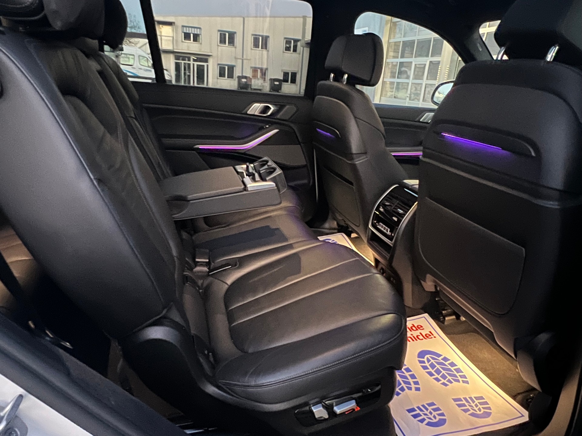 BMW X7 xDrive 40i Steptronic-image-11